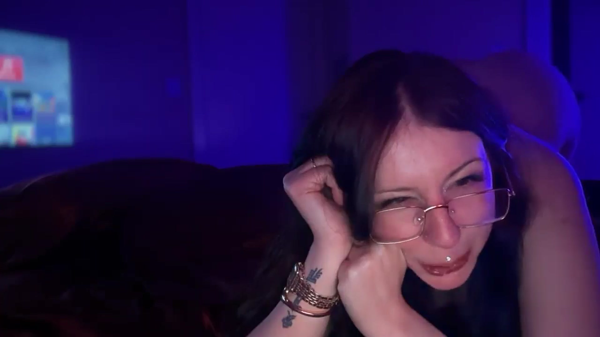 Gallery image thumbnail from Vixendrips's myfreecams stream on, 02/23/2026, 07:10 image 6 of 20