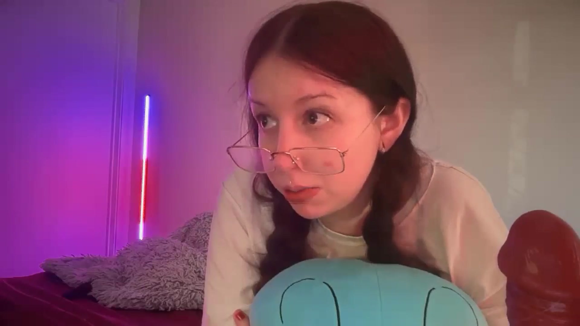 Gallery image thumbnail from Vixendrips's myfreecams stream on, 02/28/2026, 16:06 image 17 of 20