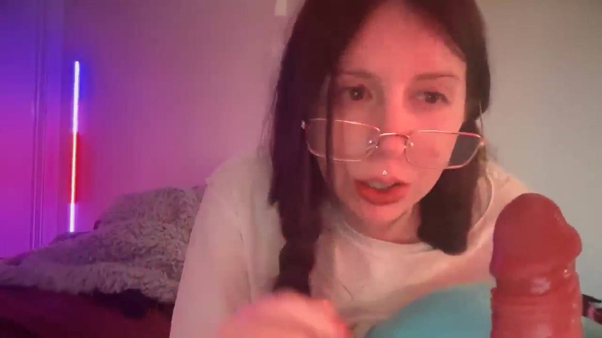 Gallery image thumbnail from Vixendrips's myfreecams stream on, 02/28/2026, 16:06 image 11 of 20