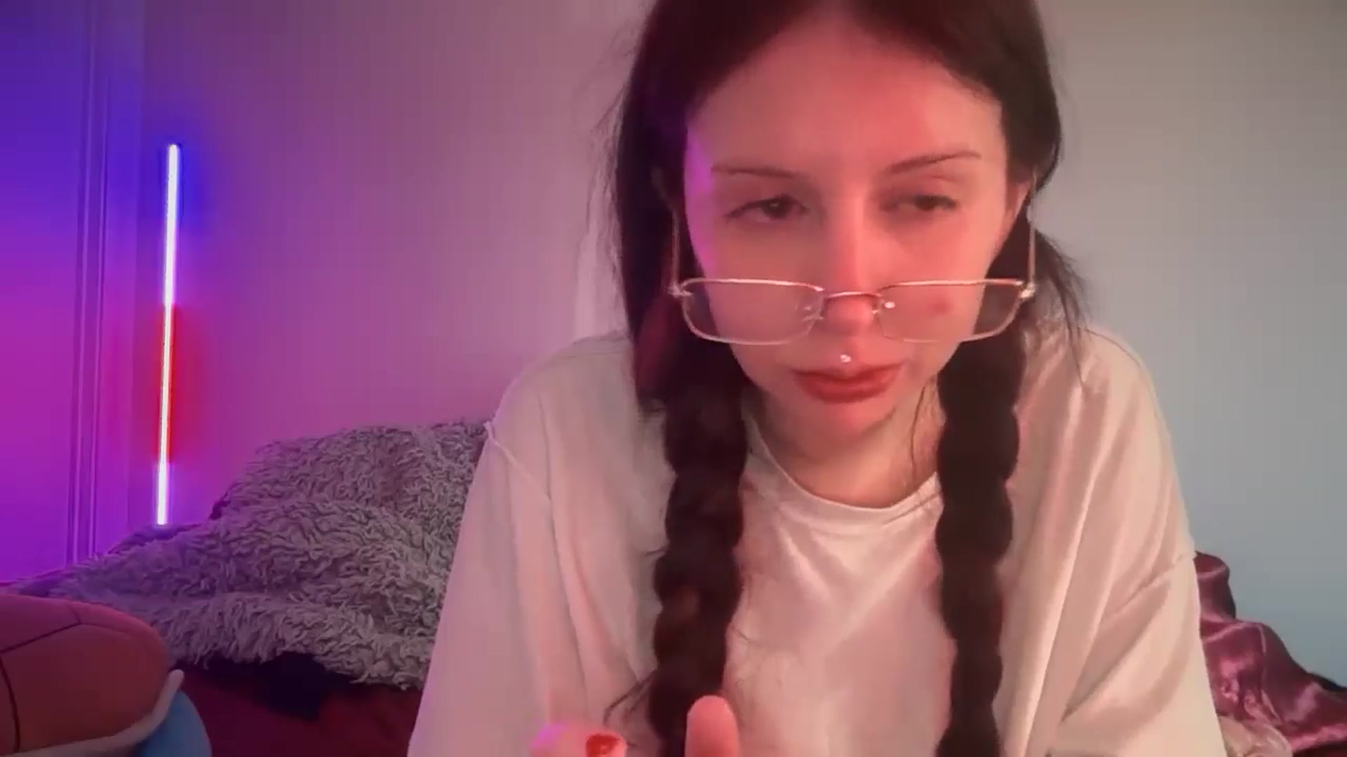 Gallery image thumbnail from Vixendrips's myfreecams stream on, 02/28/2026, 16:06 image 13 of 20