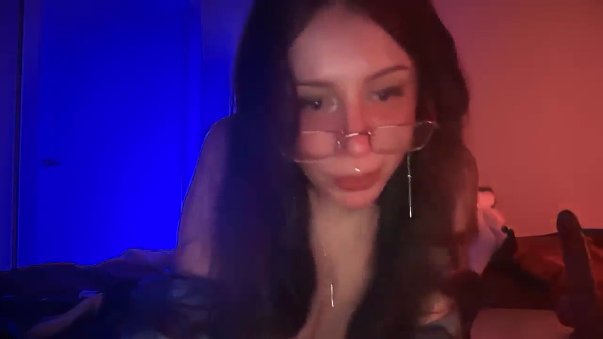 Gallery image thumbnail from Vixendrips's myfreecams stream on, 03/02/2026, 07:06 image 16 of 20