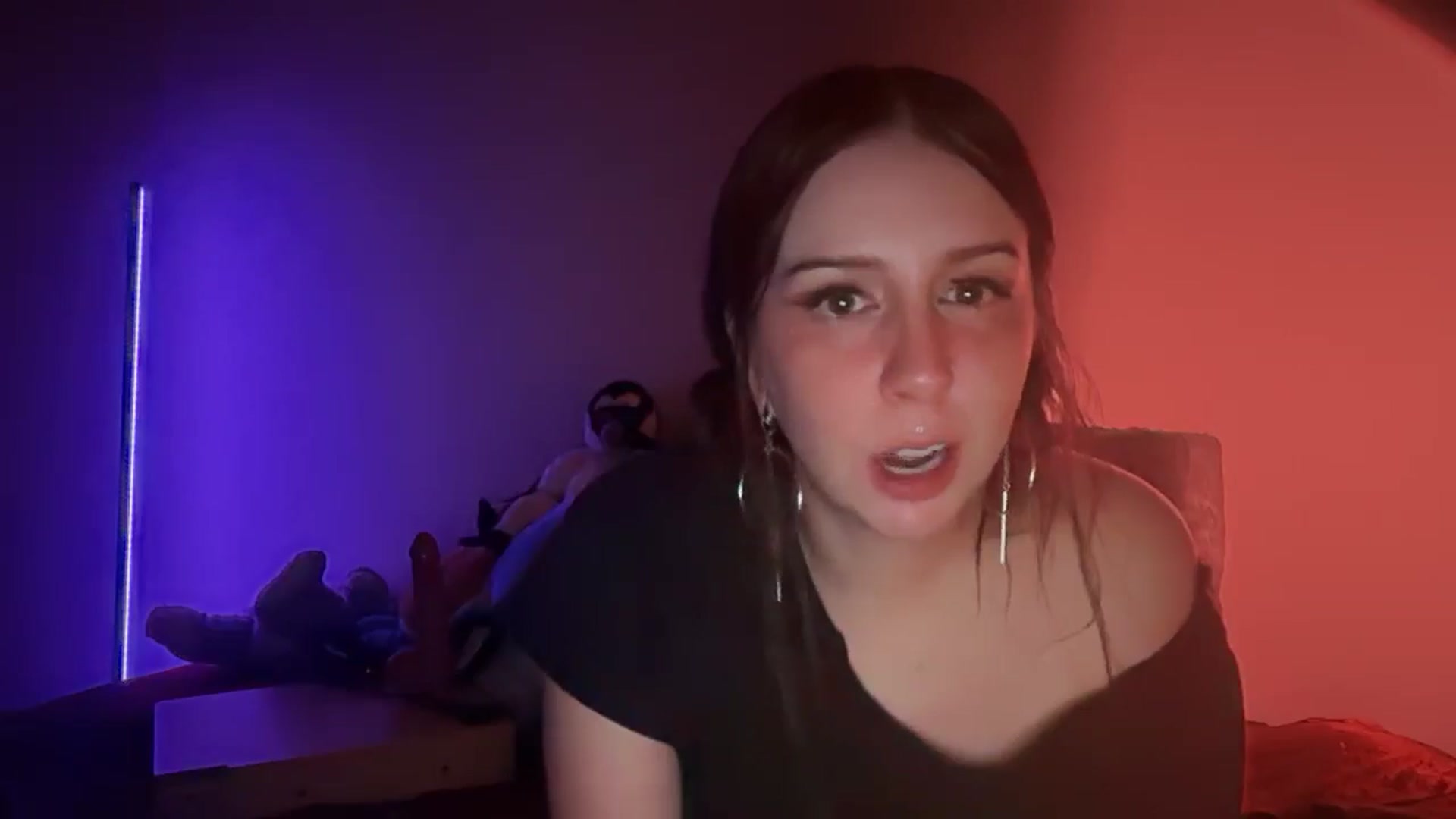 Gallery image thumbnail from Vixendrips's myfreecams stream on, 03/09/2026, 03:54 image 10 of 20