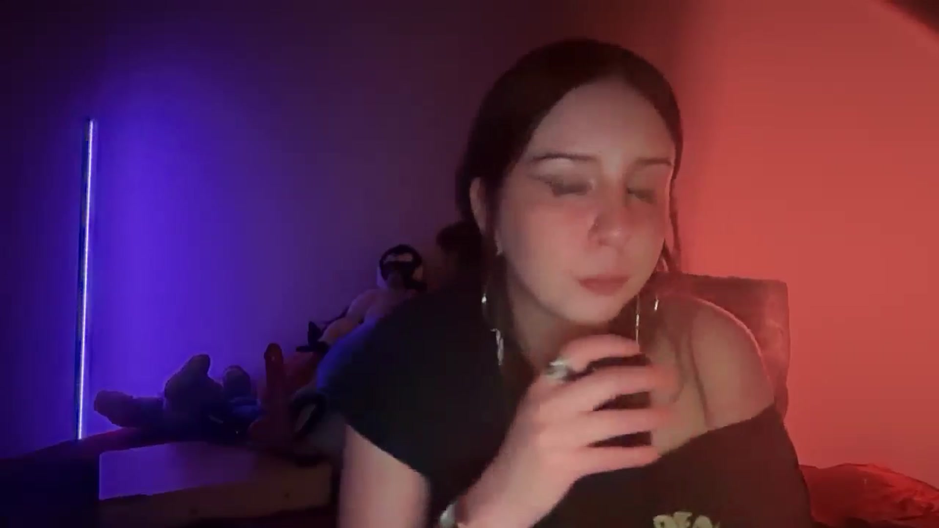 Gallery image thumbnail from Vixendrips's myfreecams stream on, 03/09/2026, 03:54 image 9 of 20