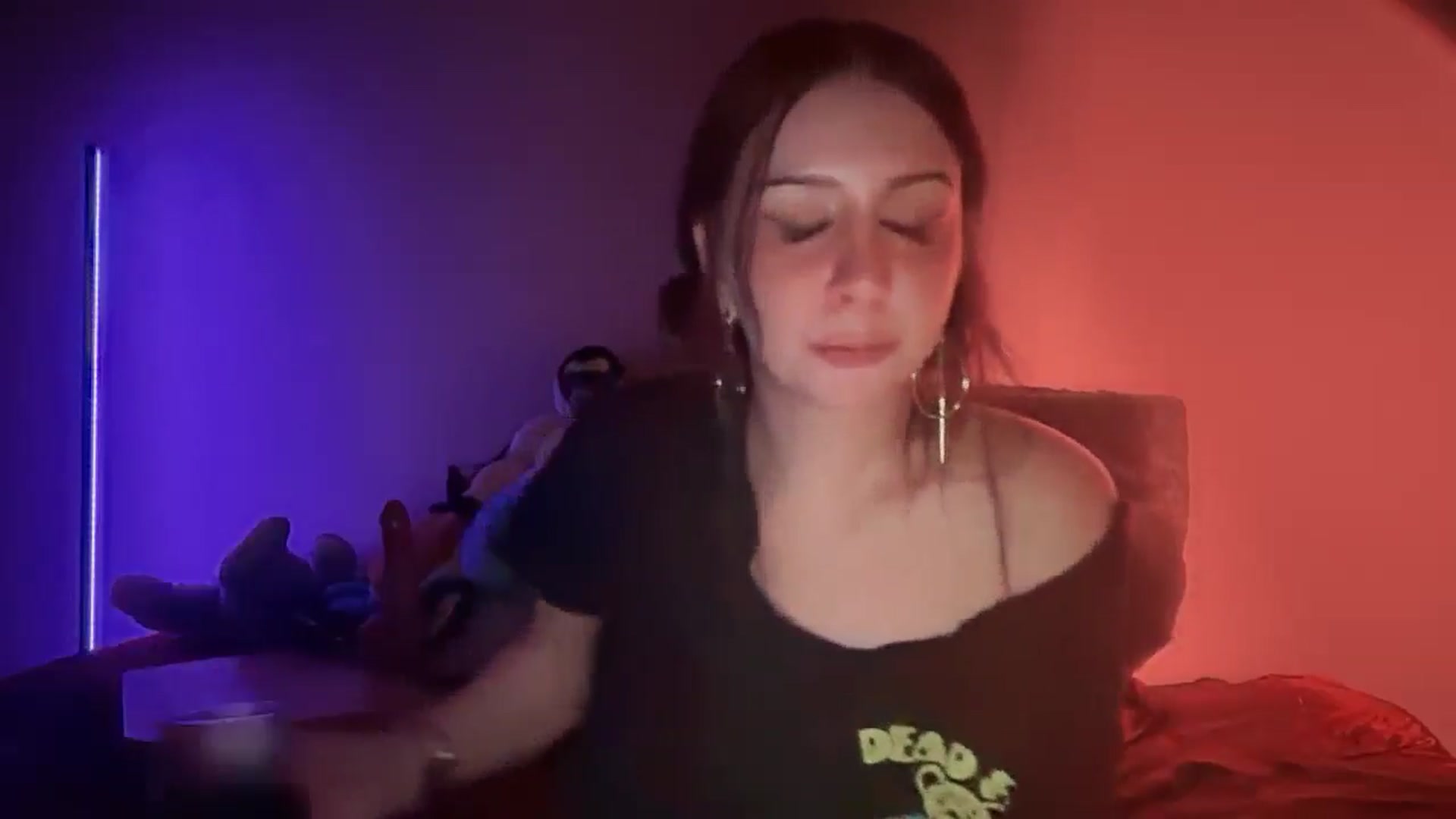 Gallery image thumbnail from Vixendrips's myfreecams stream on, 03/09/2026, 03:54 image 3 of 20