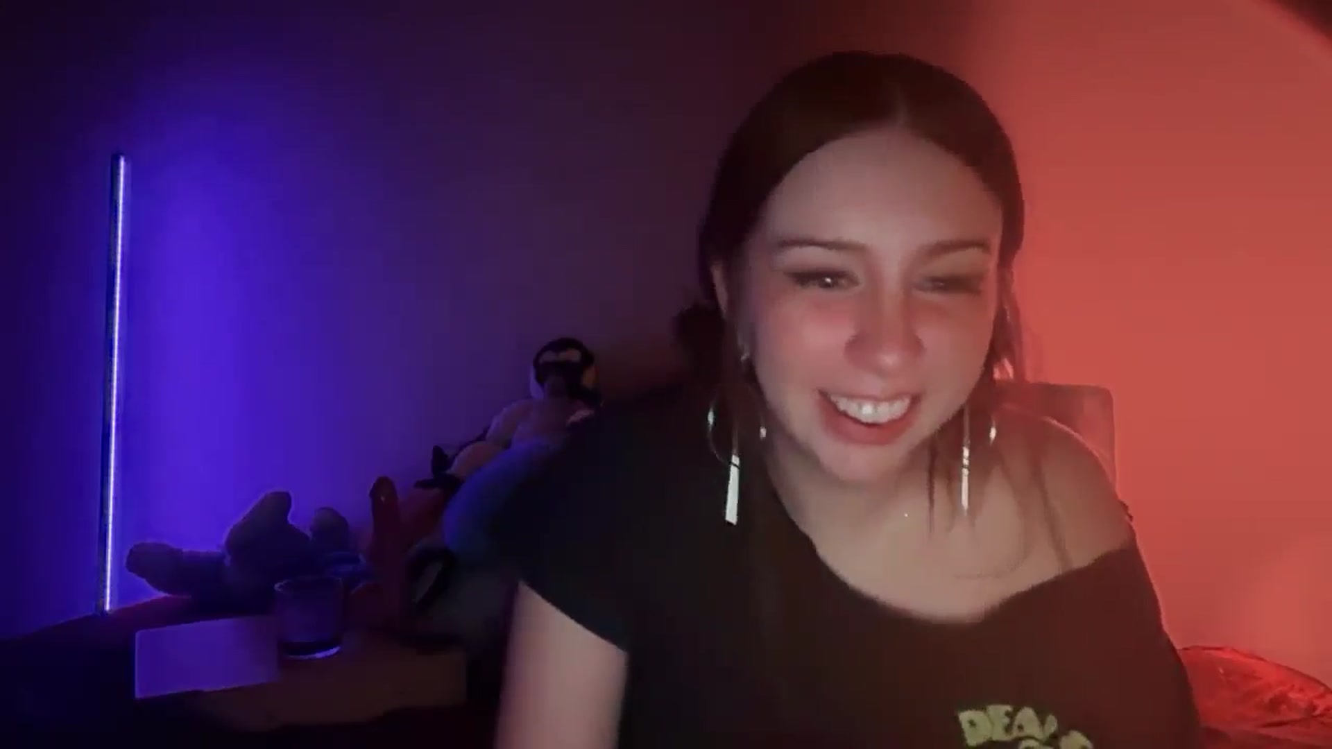 Gallery image thumbnail from Vixendrips's myfreecams stream on, 03/09/2026, 03:54 image 6 of 20