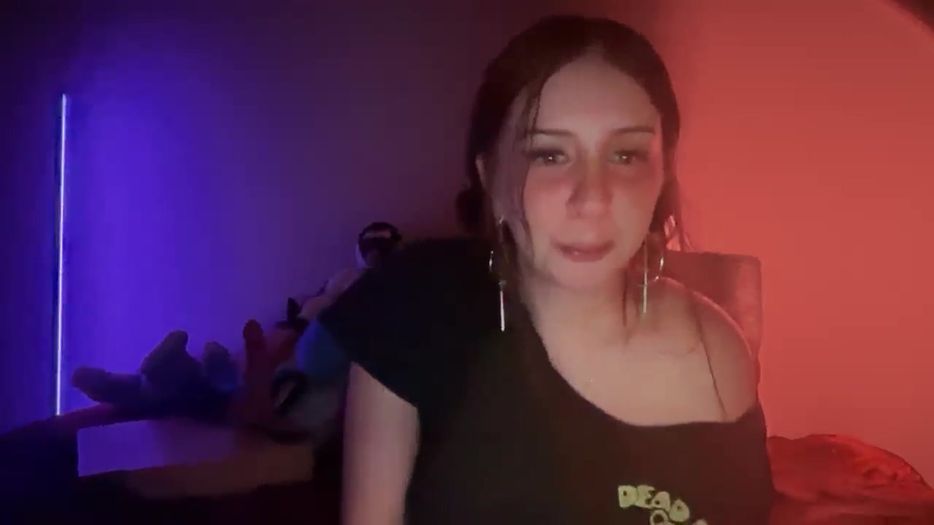 Gallery image thumbnail from Vixendrips's myfreecams stream on, 03/09/2026, 03:54 image 4 of 20