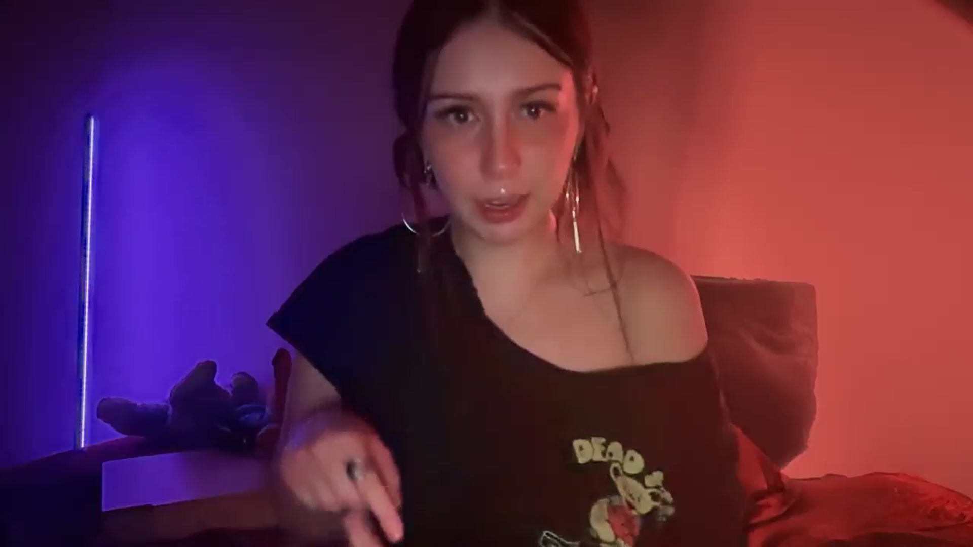 Gallery image thumbnail from Vixendrips's myfreecams stream on, 03/09/2026, 03:54 image 13 of 20