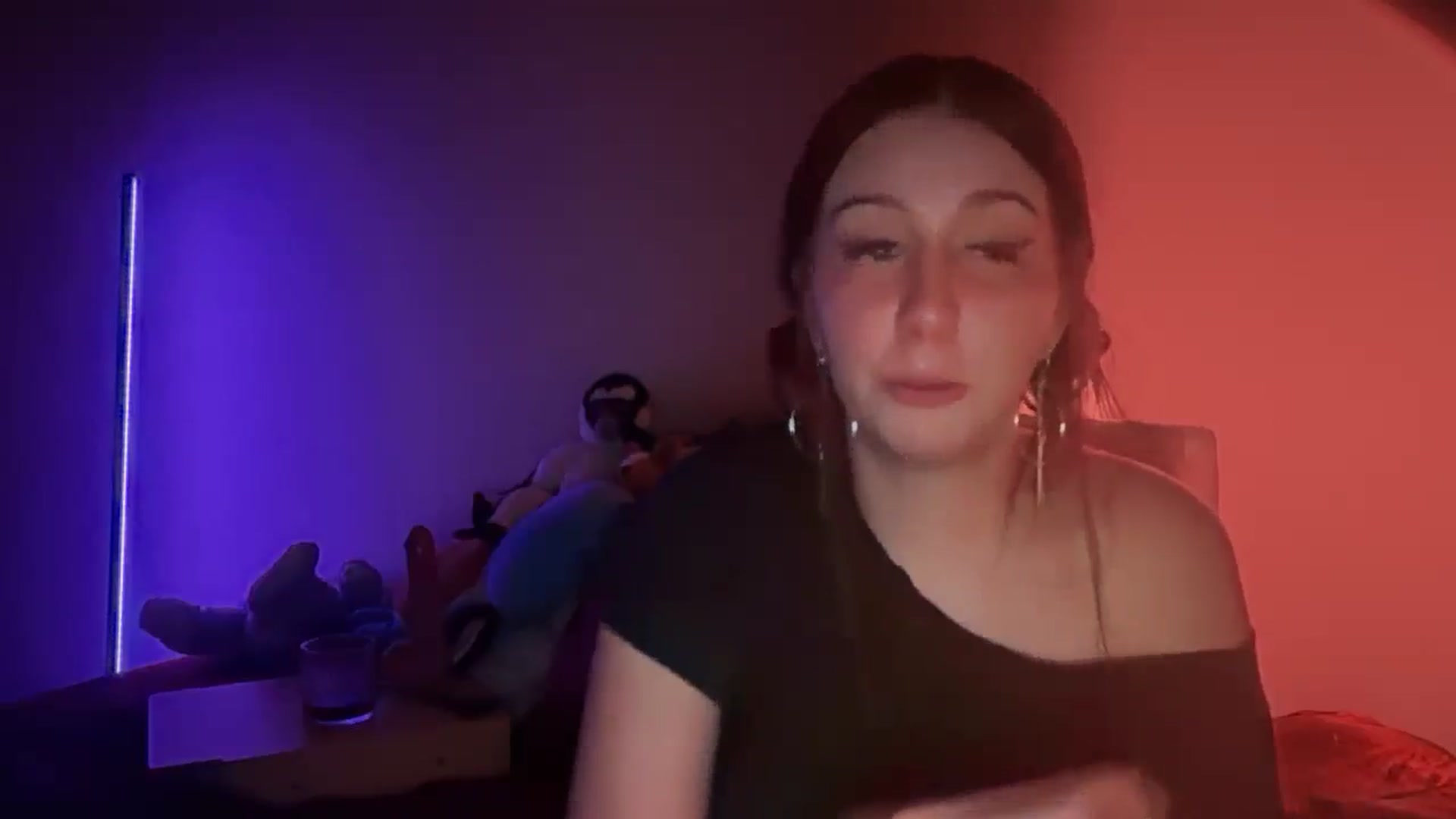 Gallery image thumbnail from Vixendrips's myfreecams stream on, 03/09/2026, 03:54 image 7 of 20