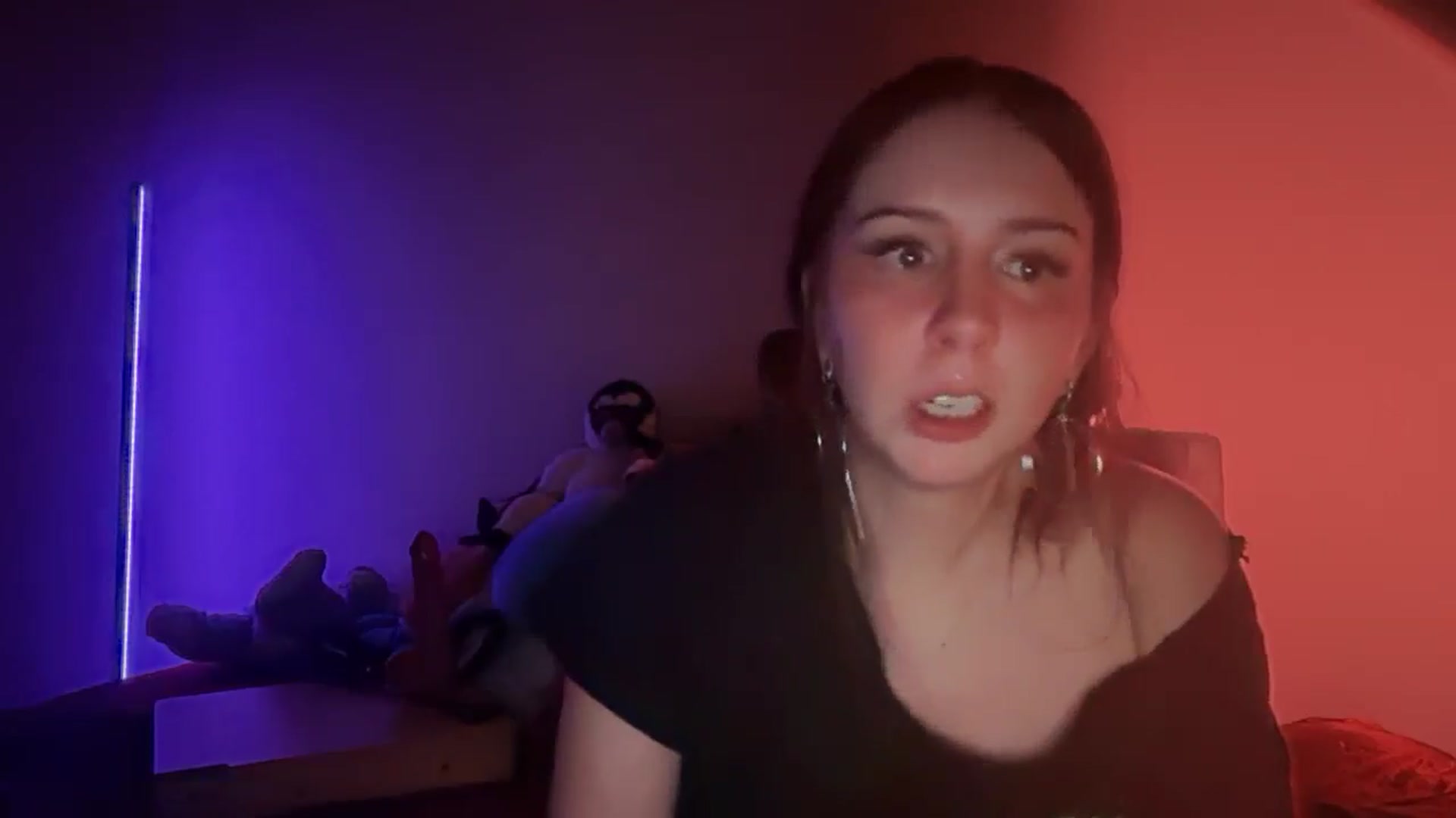 Gallery image thumbnail from Vixendrips's myfreecams stream on, 03/09/2026, 03:54 image 8 of 20