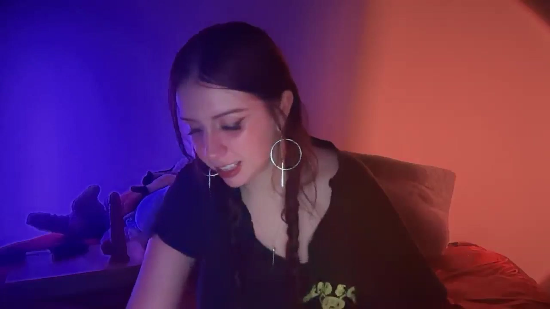 Gallery image thumbnail from Vixendrips's myfreecams stream on, 03/09/2026, 05:21 image 10 of 20