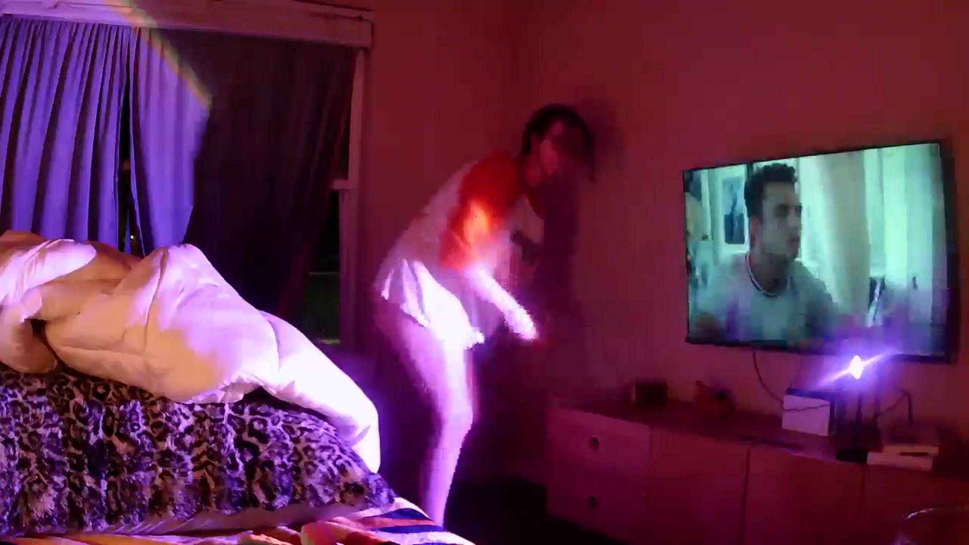 Gallery image thumbnail from Vixendrips's myfreecams stream on, 04/14/2026, 08:26 image 18 of 20