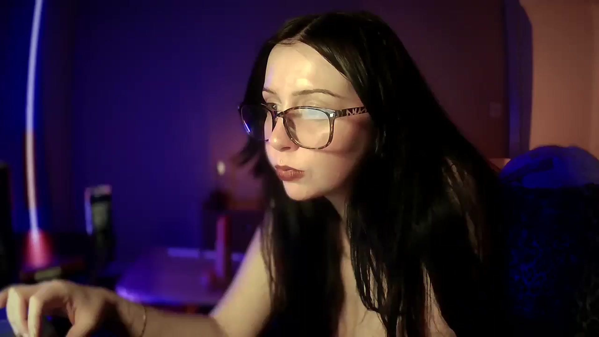Gallery image thumbnail from Vixendrips's myfreecams stream on, 04/19/2026, 06:14 image 20 of 20