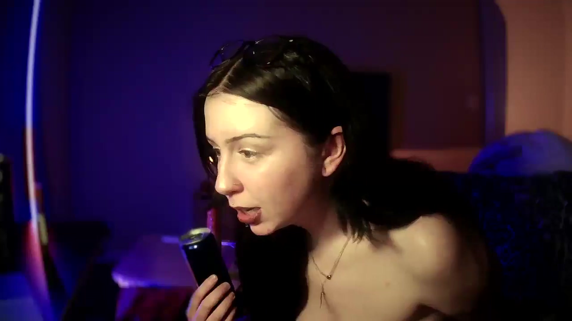 Gallery image thumbnail from Vixendrips's myfreecams stream on, 04/19/2026, 06:14 image 4 of 20