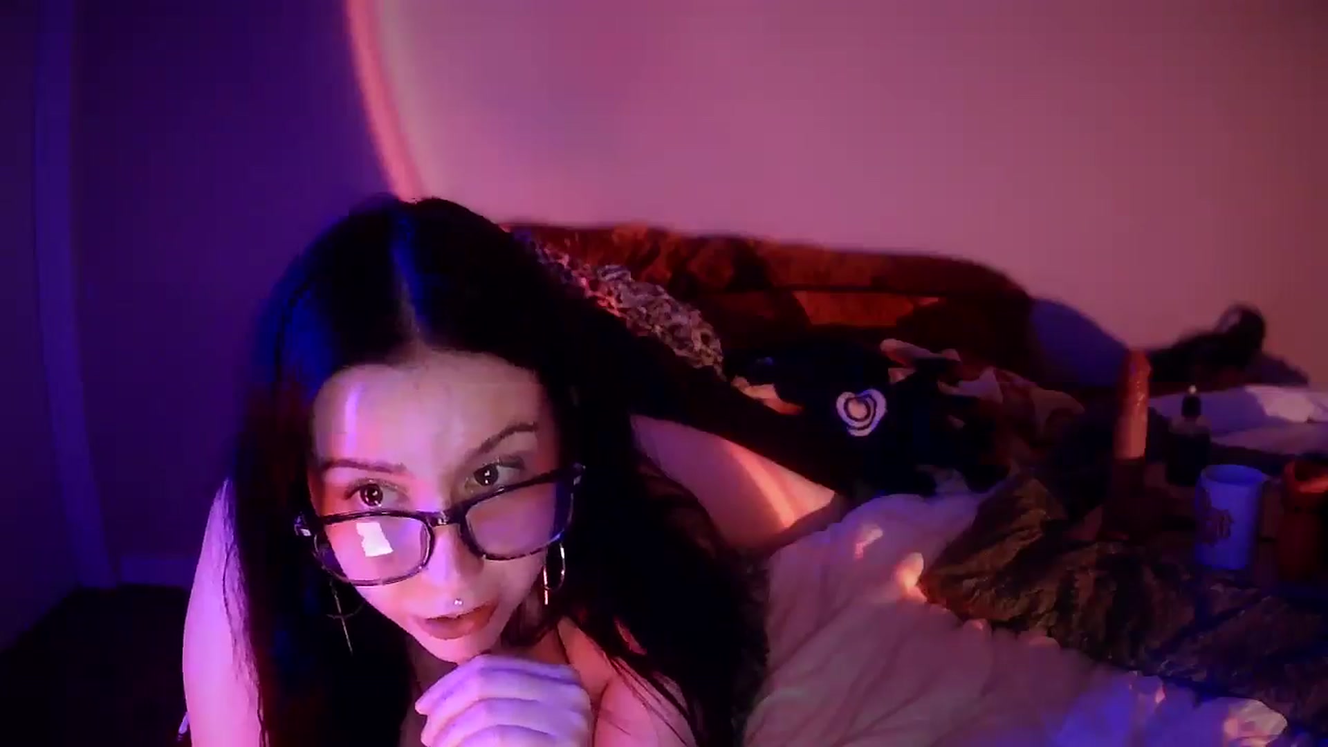 Gallery image thumbnail from Vixendrips's myfreecams stream on, 04/23/2026, 05:31 image 9 of 20