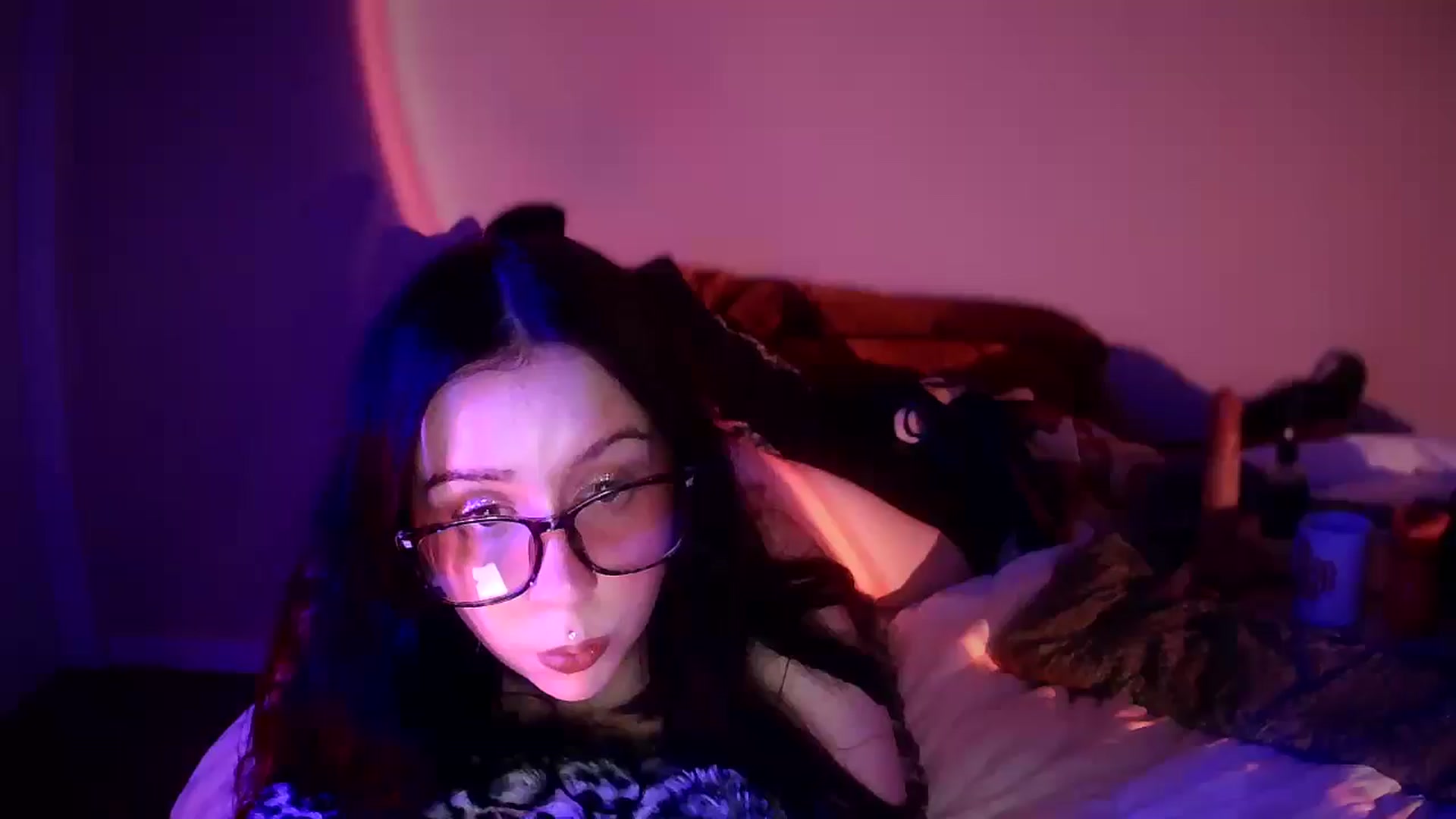Gallery image thumbnail from Vixendrips's myfreecams stream on, 04/23/2026, 05:31 image 1 of 20