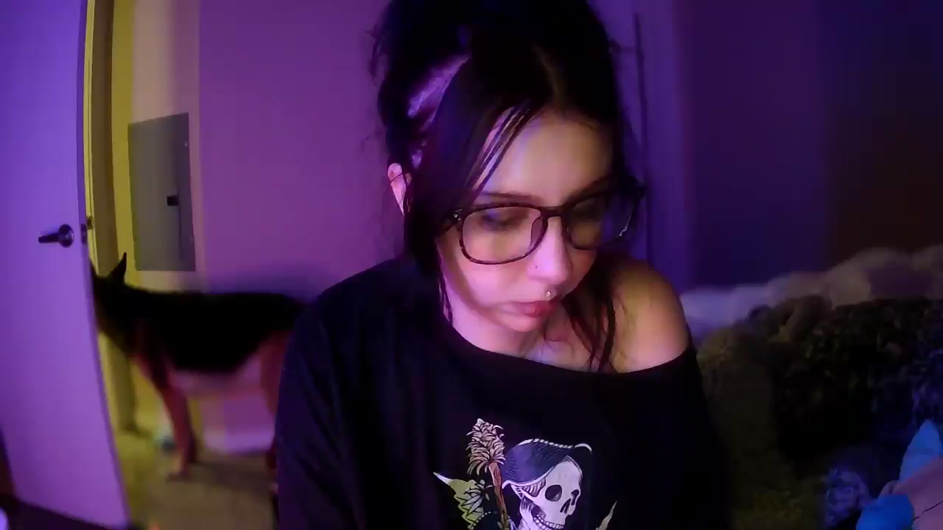 Gallery image thumbnail from Vixendrips's myfreecams stream on, 04/29/2026, 11:09 image 5 of 20