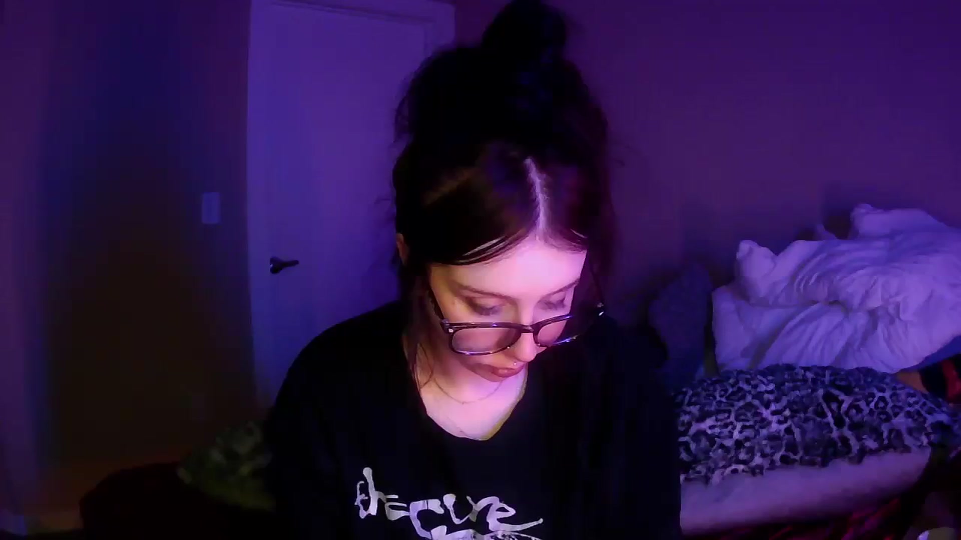Gallery image thumbnail from Vixendrips's myfreecams stream on, 04/29/2026, 11:09 image 17 of 20