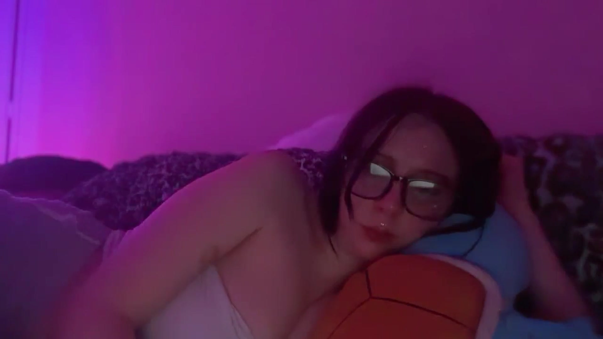 Gallery image thumbnail from Vixendrips's myfreecams stream on, 05/03/2026, 12:22 image 14 of 20