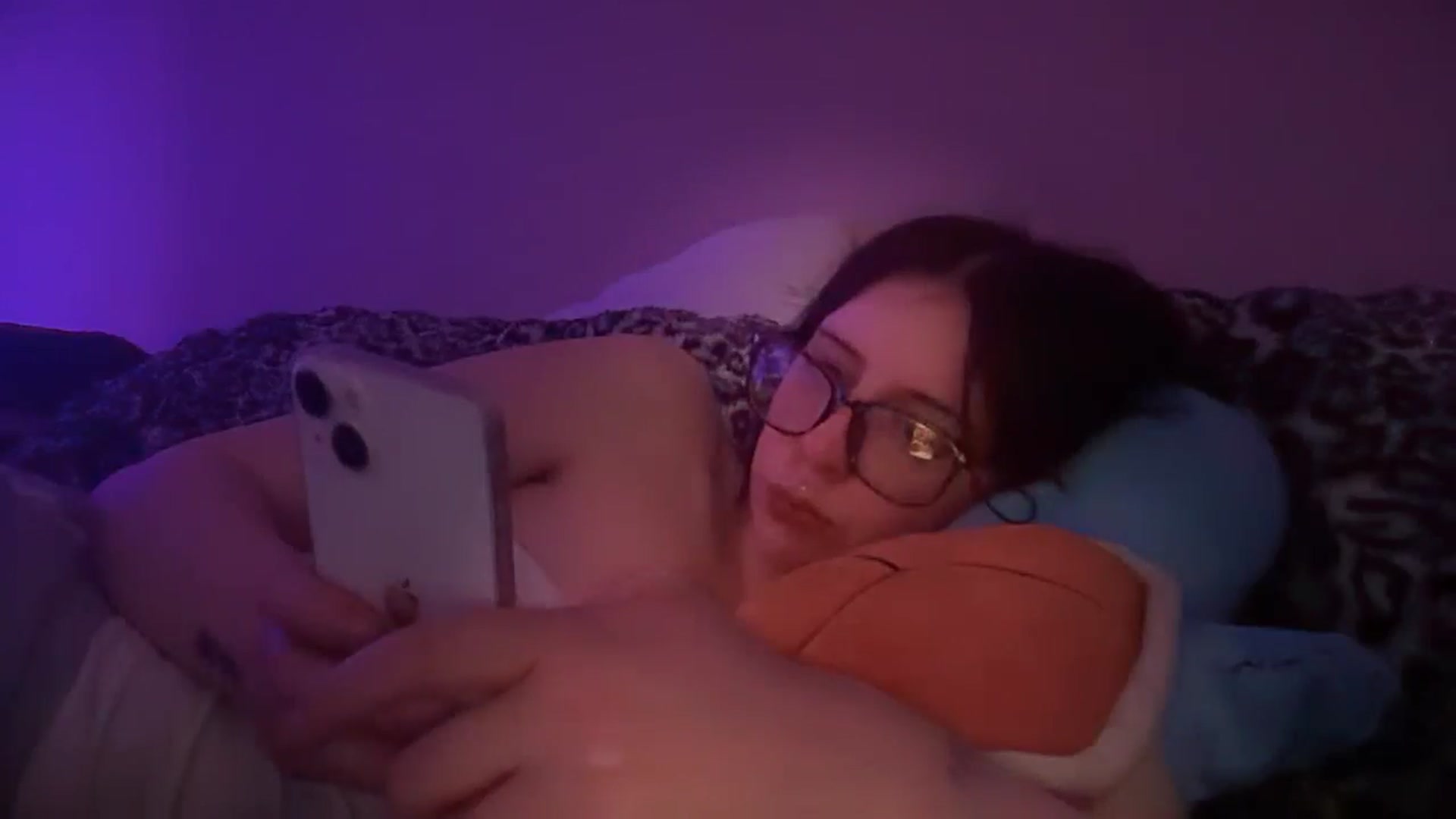 Gallery image thumbnail from Vixendrips's myfreecams stream on, 05/03/2026, 12:22 image 20 of 20