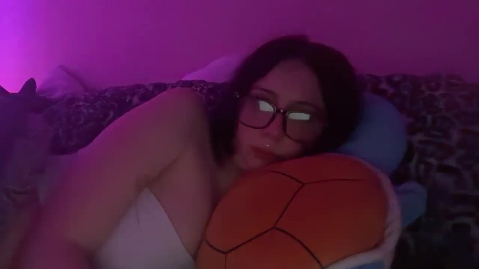 Gallery image thumbnail from Vixendrips's myfreecams stream on, 05/03/2026, 12:22 image 6 of 20