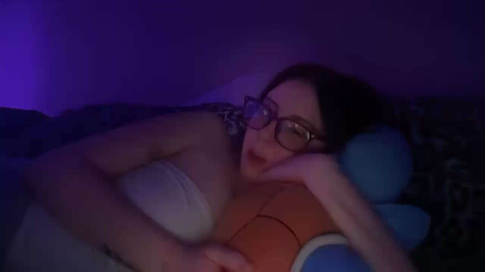 Gallery image thumbnail from Vixendrips's myfreecams stream on, 05/03/2026, 12:22 image 19 of 20
