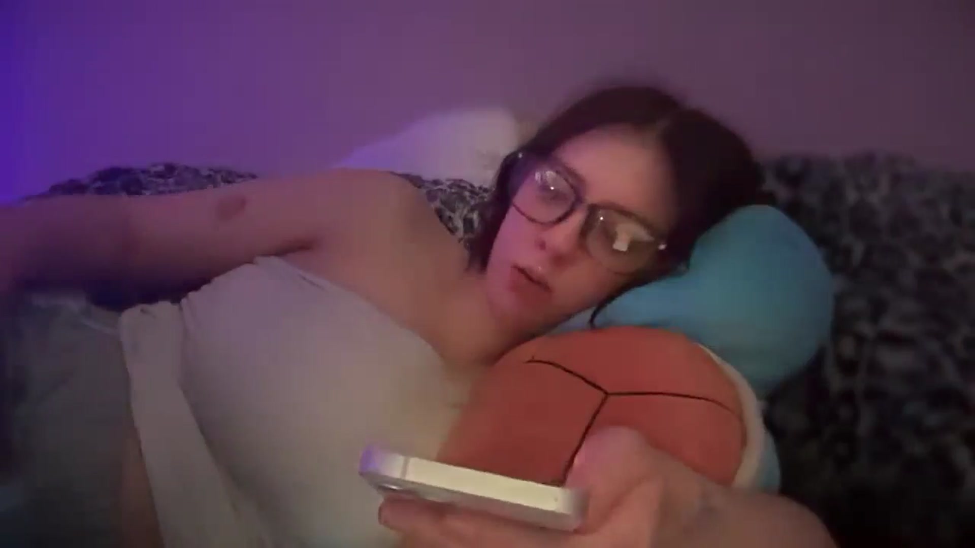 Gallery image thumbnail from Vixendrips's myfreecams stream on, 05/03/2026, 12:51 image 12 of 20