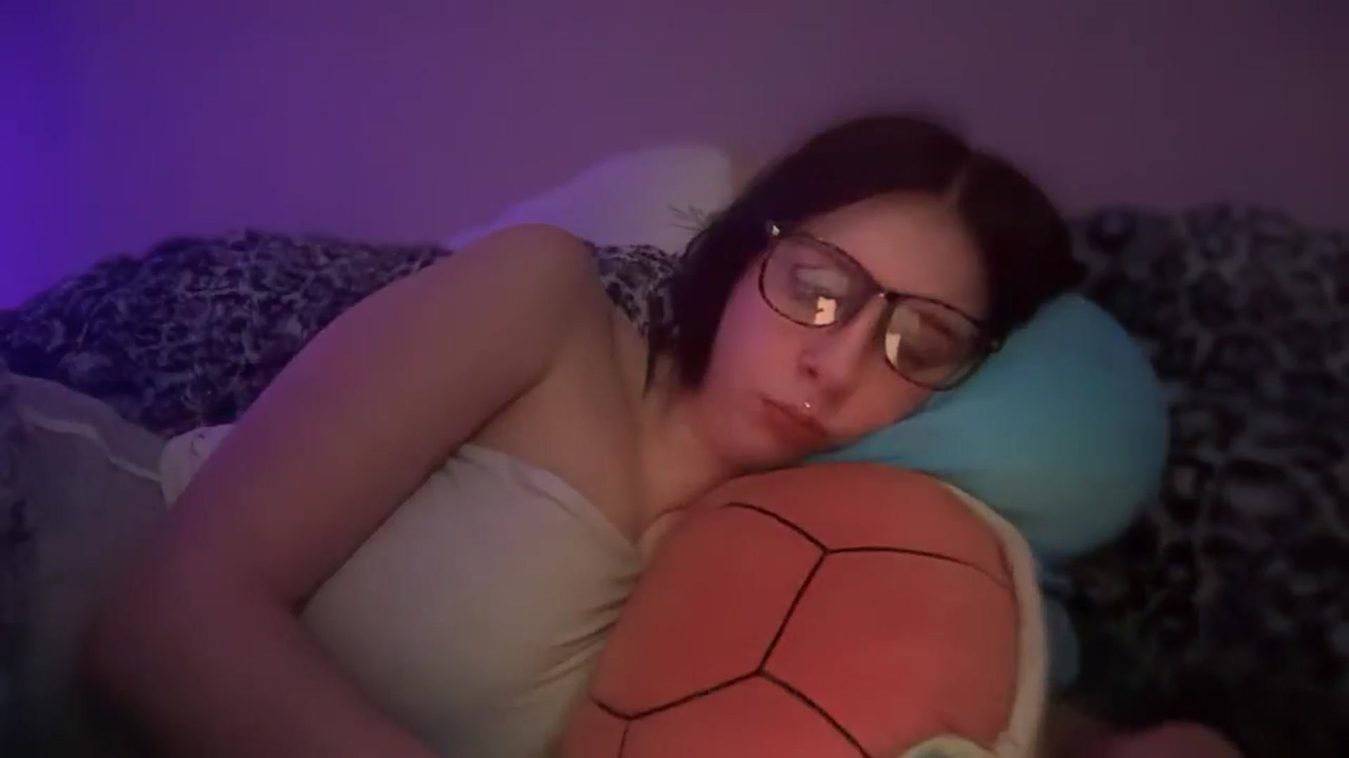 Gallery image thumbnail from Vixendrips's myfreecams stream on, 05/03/2026, 12:51 image 15 of 20