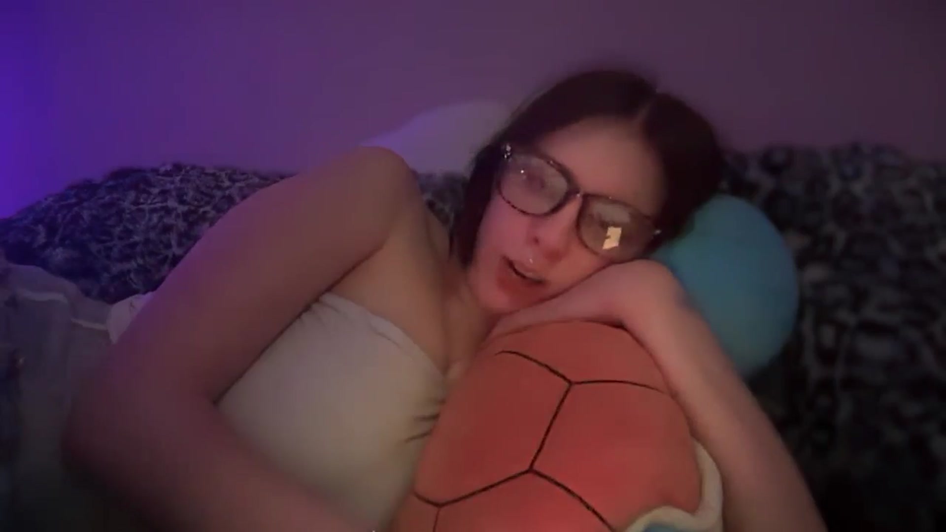 Gallery image thumbnail from Vixendrips's myfreecams stream on, 05/03/2026, 12:51 image 14 of 20