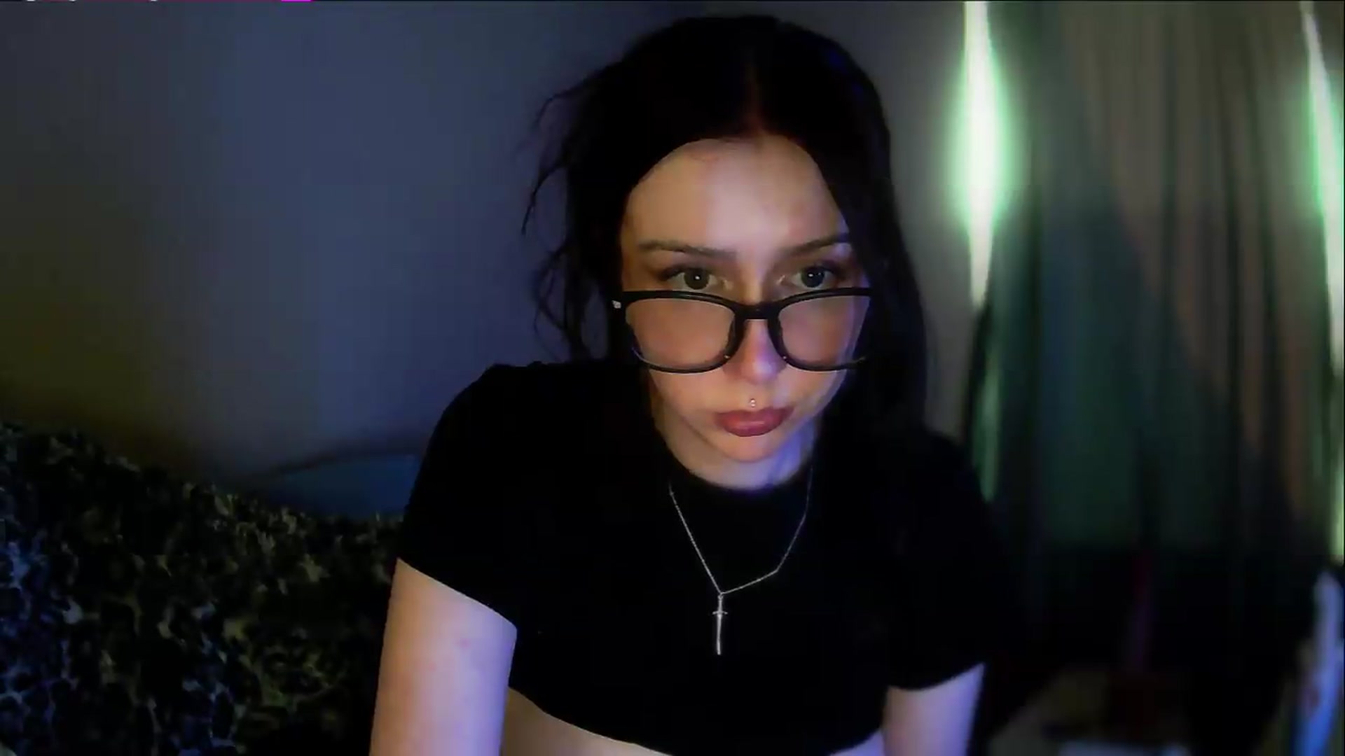Gallery image thumbnail from Vixendrips's myfreecams stream on, 05/18/2026, 23:56 image 11 of 20