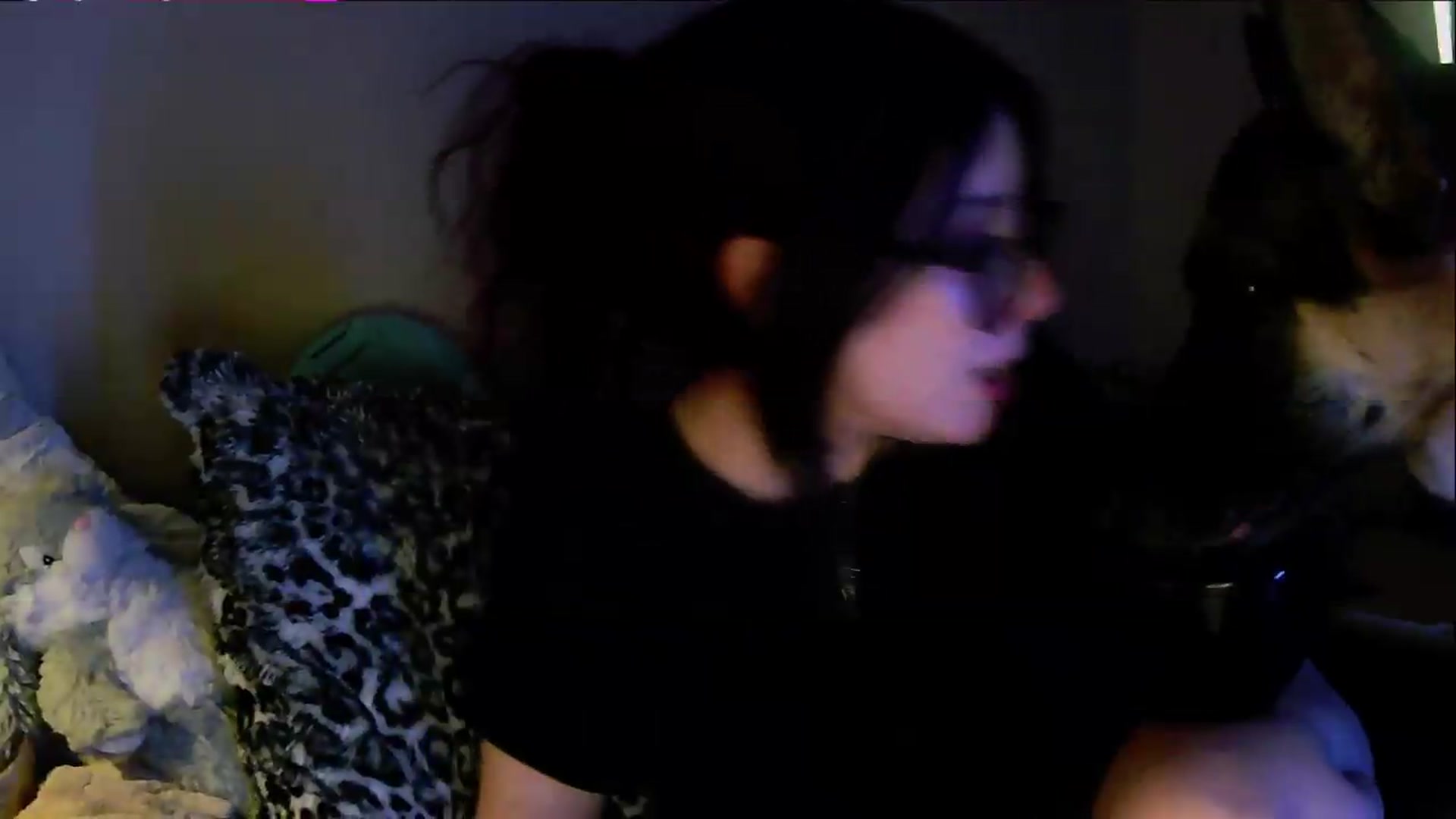 Gallery image thumbnail from Vixendrips's myfreecams stream on, 05/18/2026, 23:56 image 18 of 20