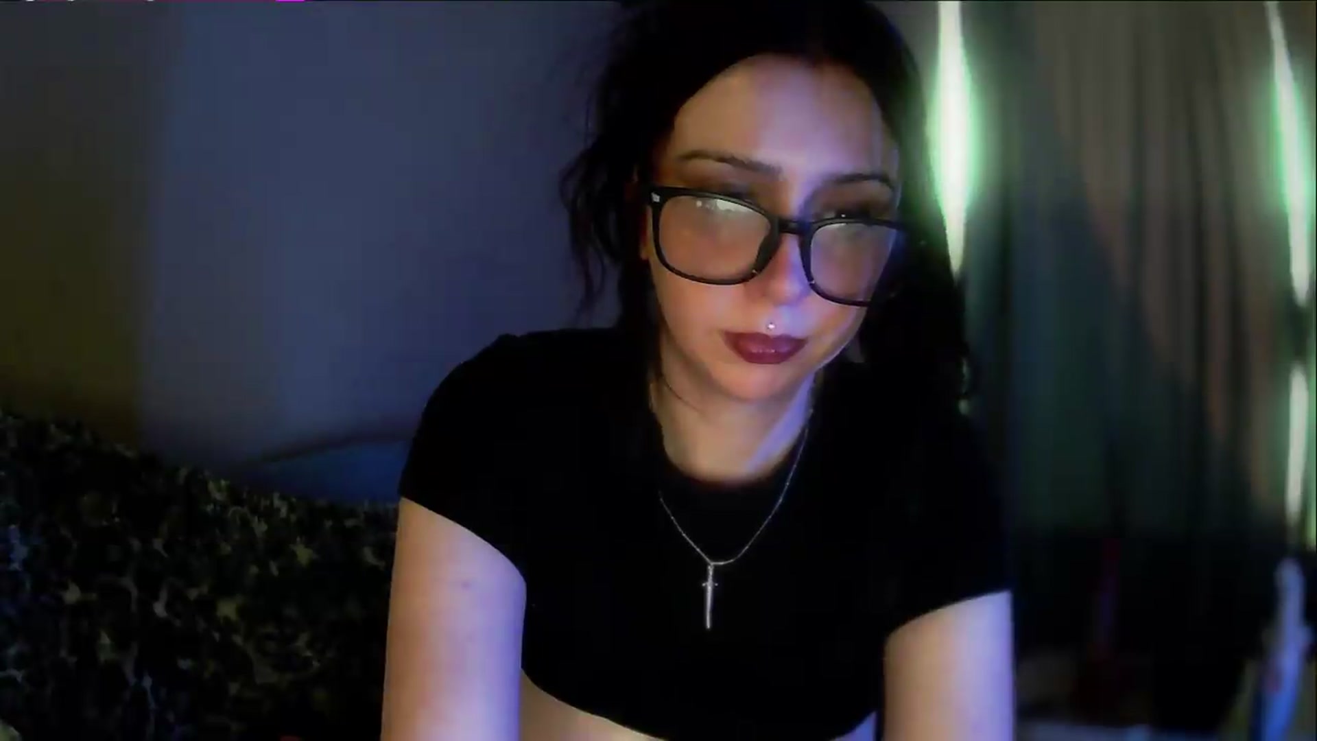 Gallery image thumbnail from Vixendrips's myfreecams stream on, 05/18/2026, 23:56 image 12 of 20