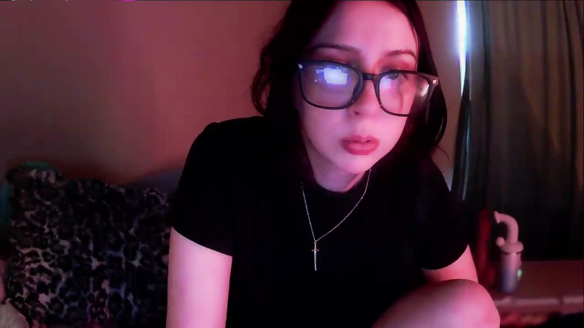 Gallery image thumbnail from Vixendrips's myfreecams stream on, 05/18/2026, 23:56 image 3 of 20