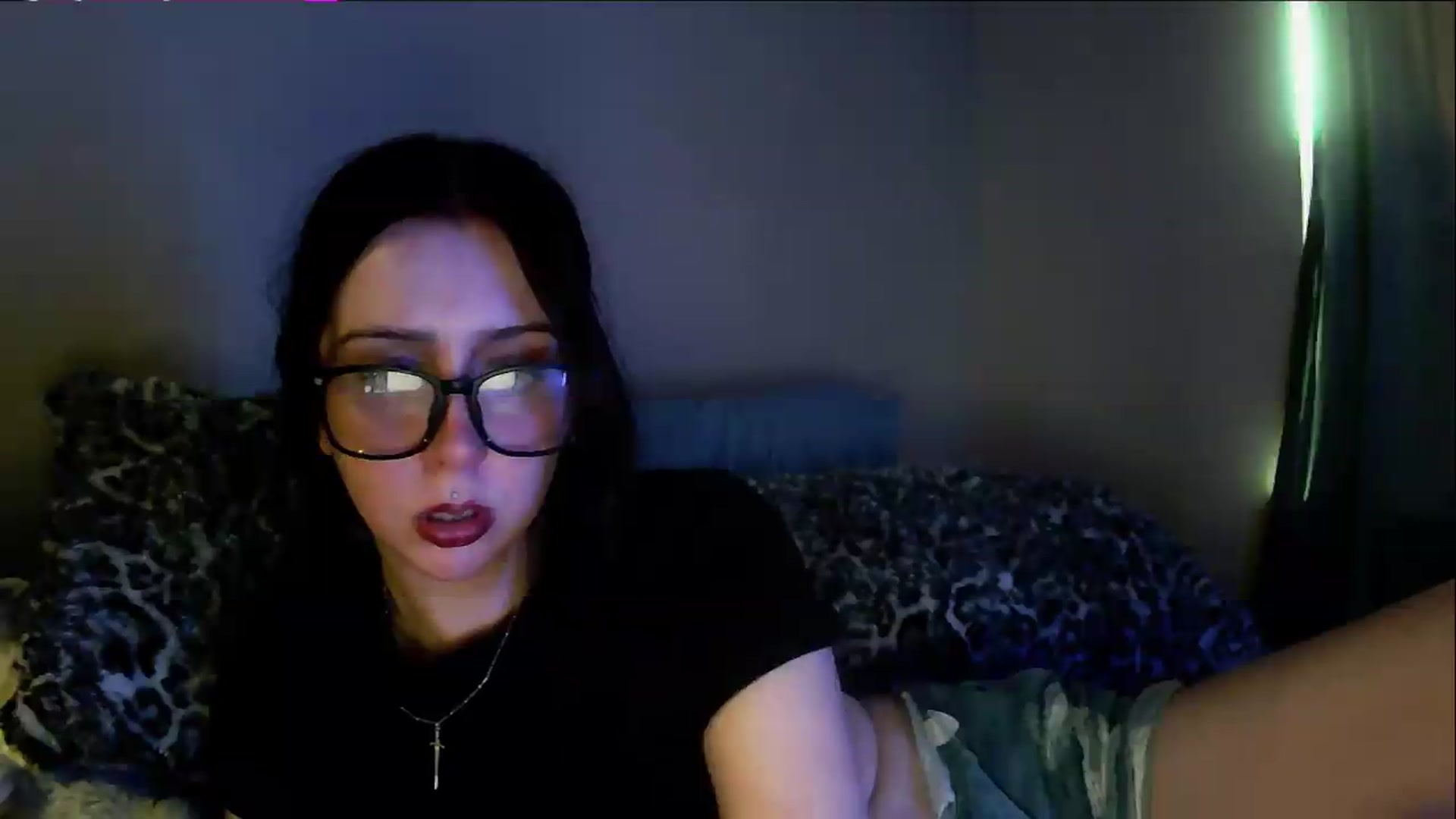 Gallery image thumbnail from Vixendrips's myfreecams stream on, 05/18/2026, 23:56 image 13 of 20