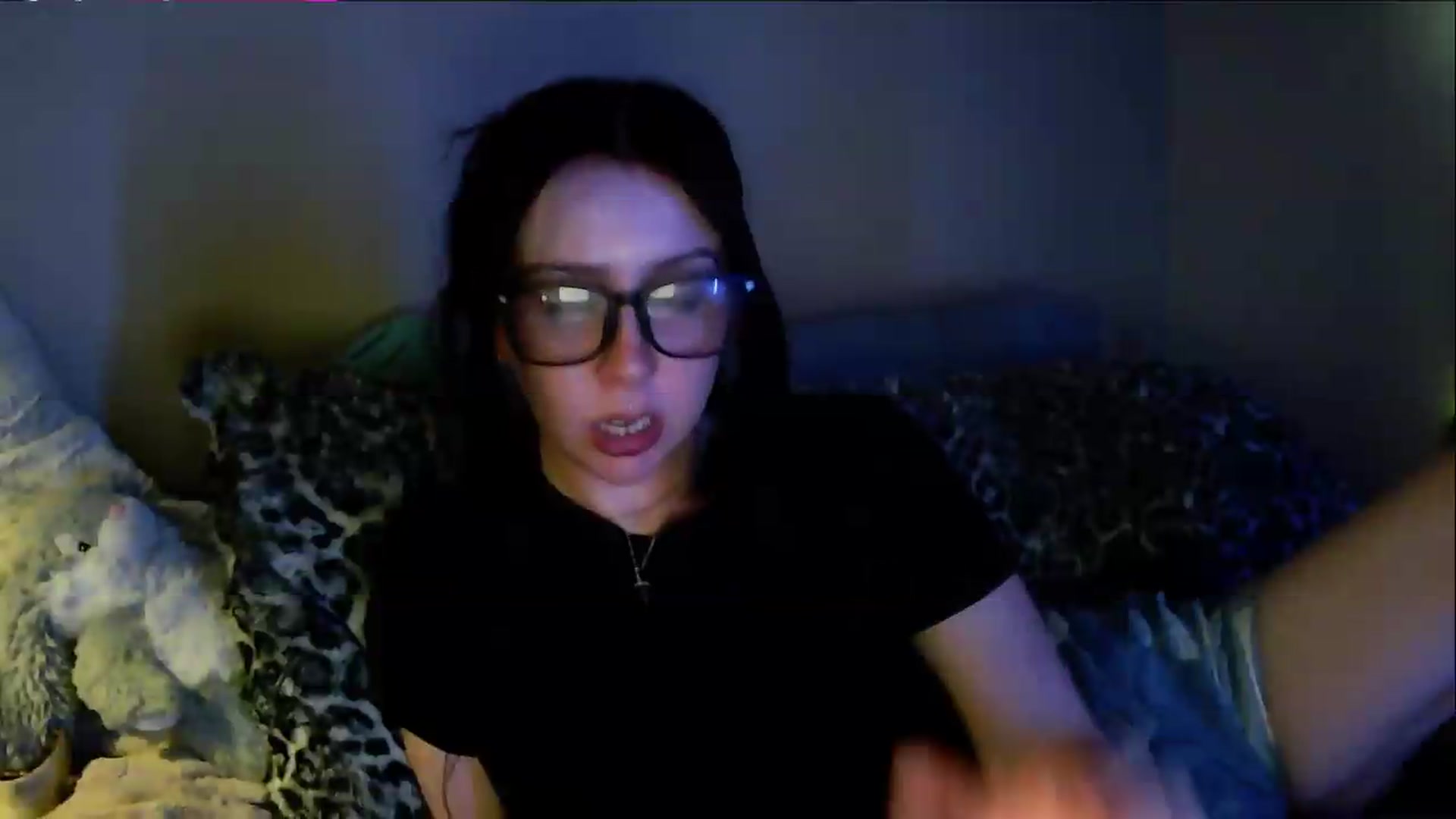 Gallery image thumbnail from Vixendrips's myfreecams stream on, 05/18/2026, 23:56 image 19 of 20