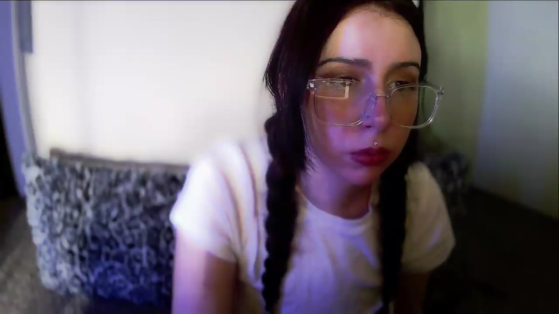 Gallery image thumbnail from Vixendrips's myfreecams stream on, 05/20/2026, 18:39 image 14 of 20