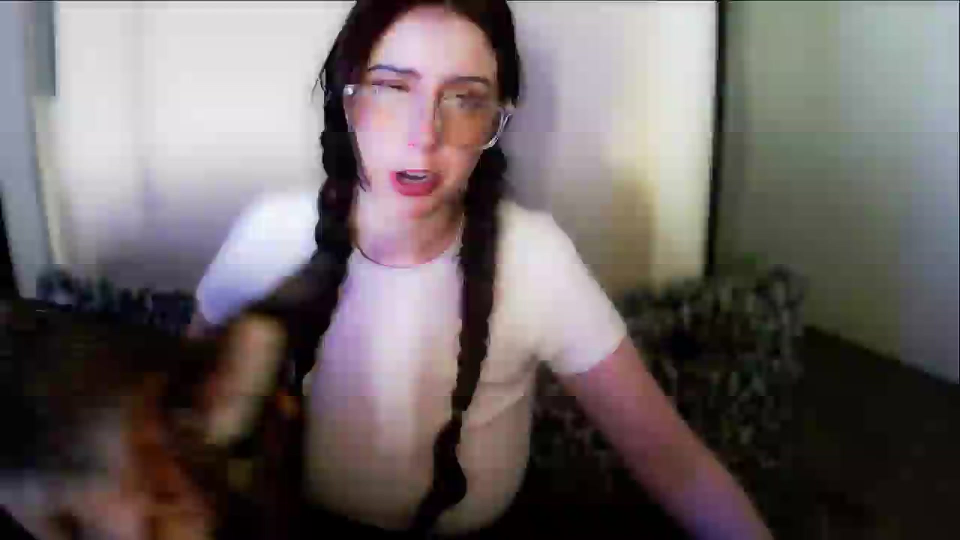 Gallery image thumbnail from Vixendrips's myfreecams stream on, 05/20/2026, 18:39 image 4 of 20