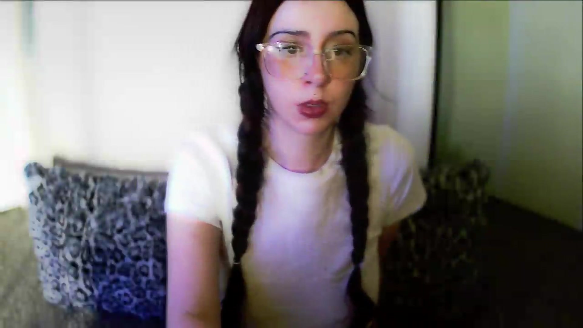 Gallery image thumbnail from Vixendrips's myfreecams stream on, 05/20/2026, 18:39 image 20 of 20