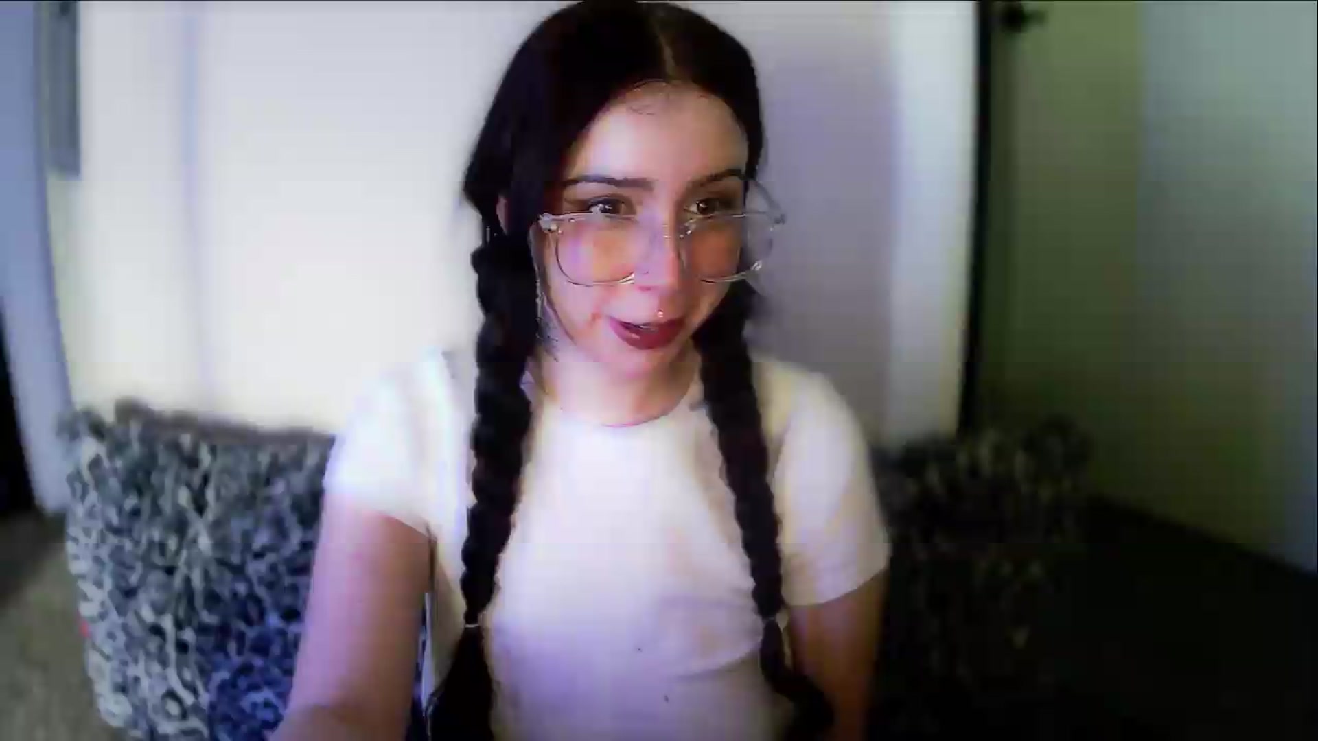 Gallery image thumbnail from Vixendrips's myfreecams stream on, 05/20/2026, 18:39 image 1 of 20