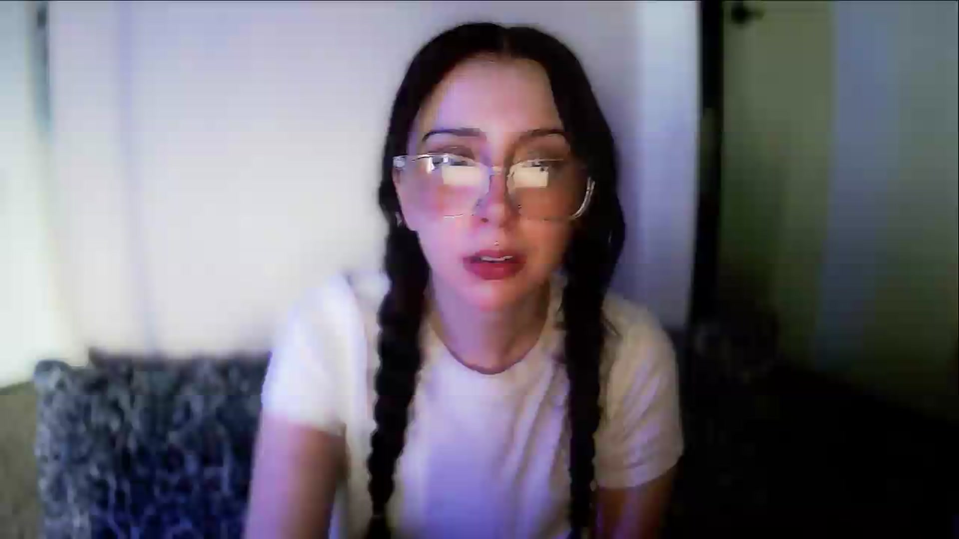 Gallery image thumbnail from Vixendrips's myfreecams stream on, 05/20/2026, 19:30 image 3 of 20