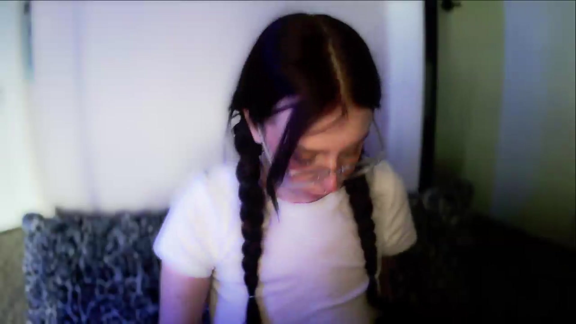 Gallery image thumbnail from Vixendrips's myfreecams stream on, 05/20/2026, 19:30 image 13 of 20