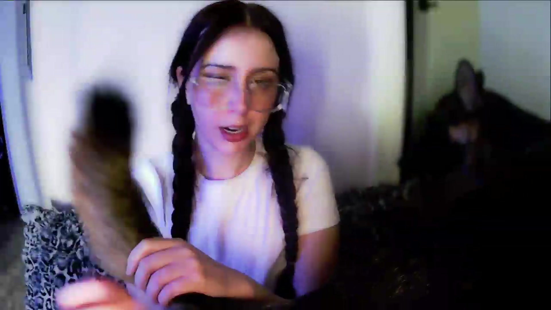 Gallery image thumbnail from Vixendrips's myfreecams stream on, 05/20/2026, 19:30 image 19 of 20