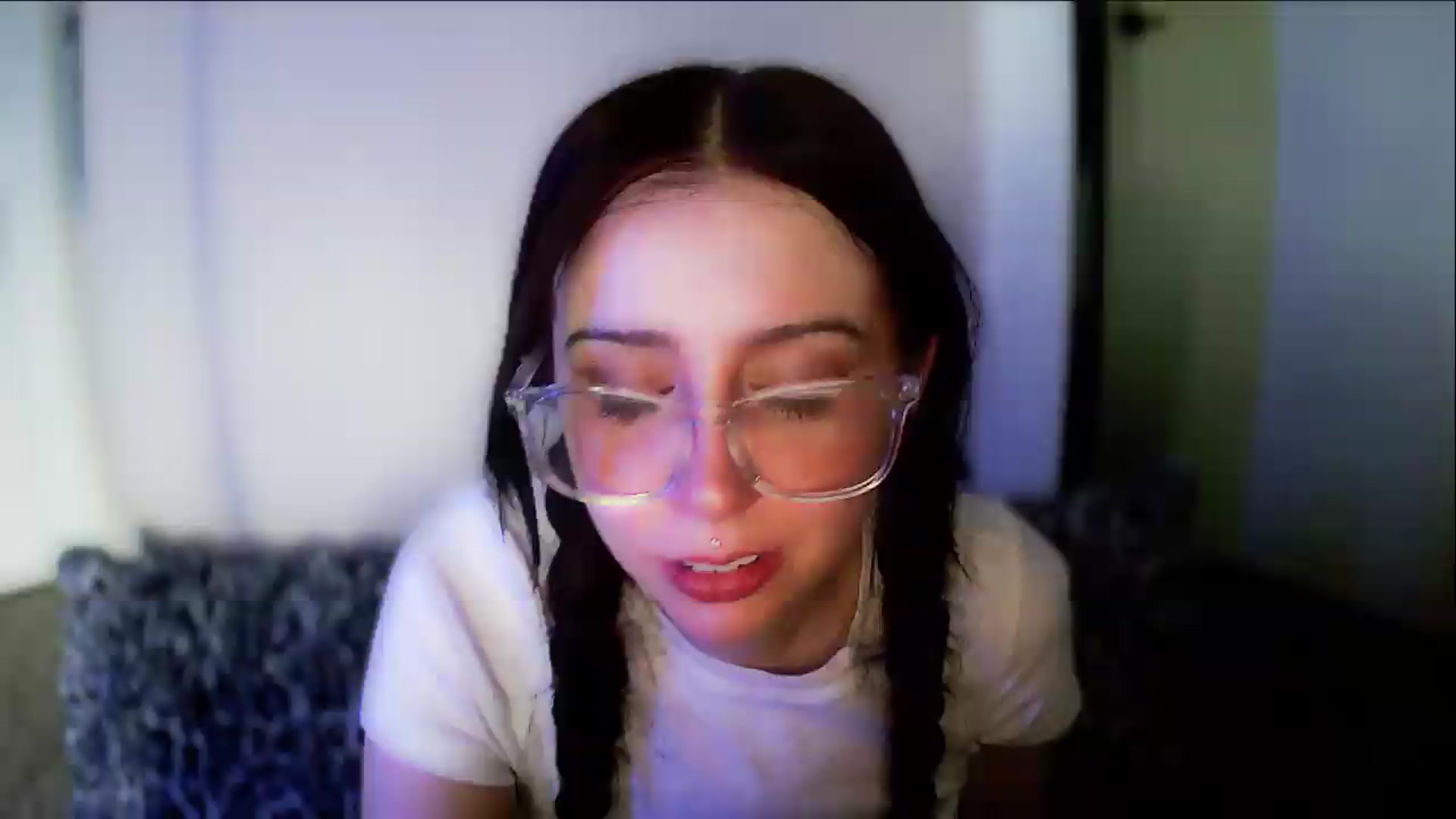 Gallery image thumbnail from Vixendrips's myfreecams stream on, 05/20/2026, 19:30 image 7 of 20