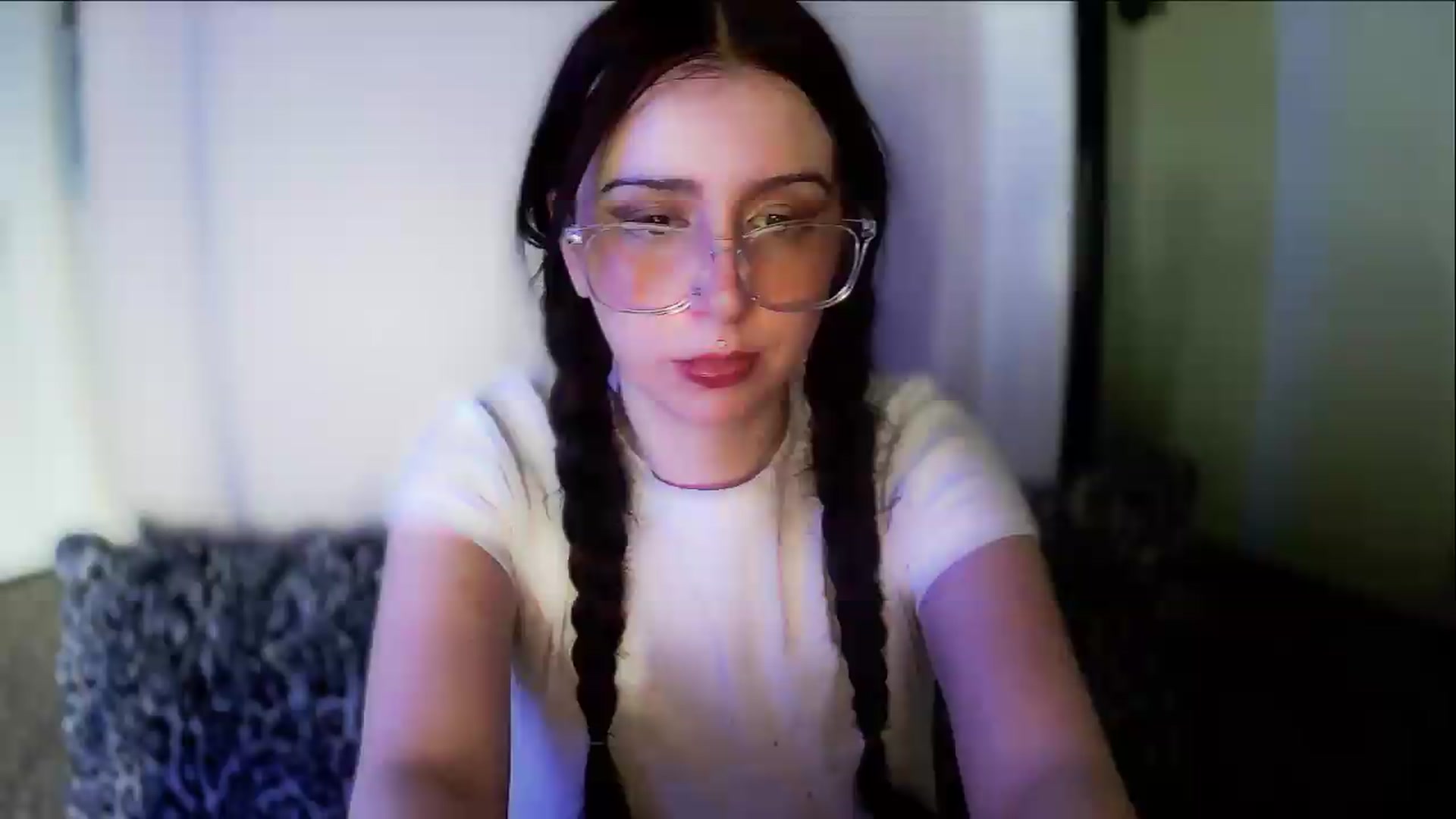 Gallery image thumbnail from Vixendrips's myfreecams stream on, 05/20/2026, 19:30 image 10 of 20