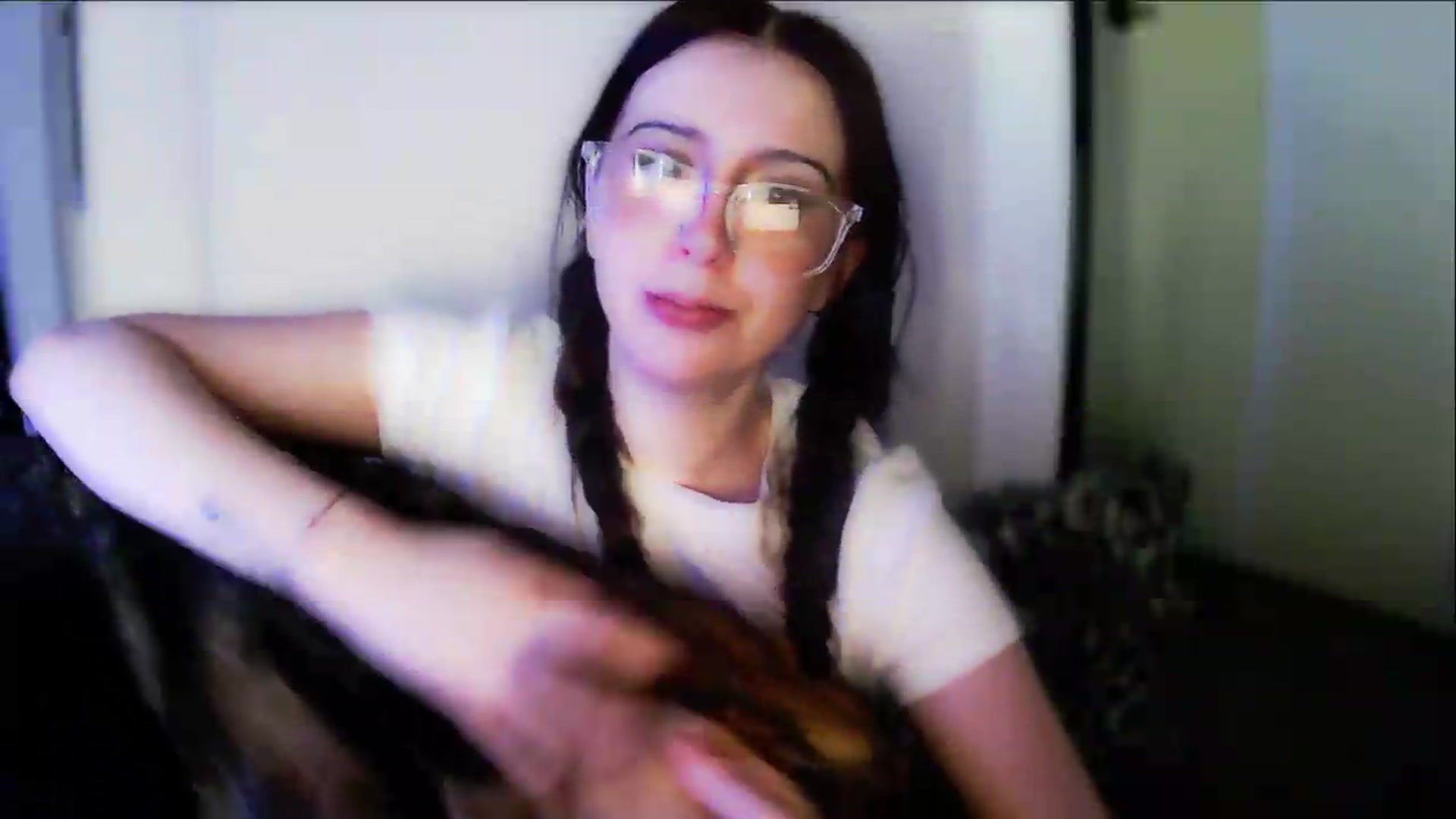 Gallery image thumbnail from Vixendrips's myfreecams stream on, 05/20/2026, 19:30 image 20 of 20