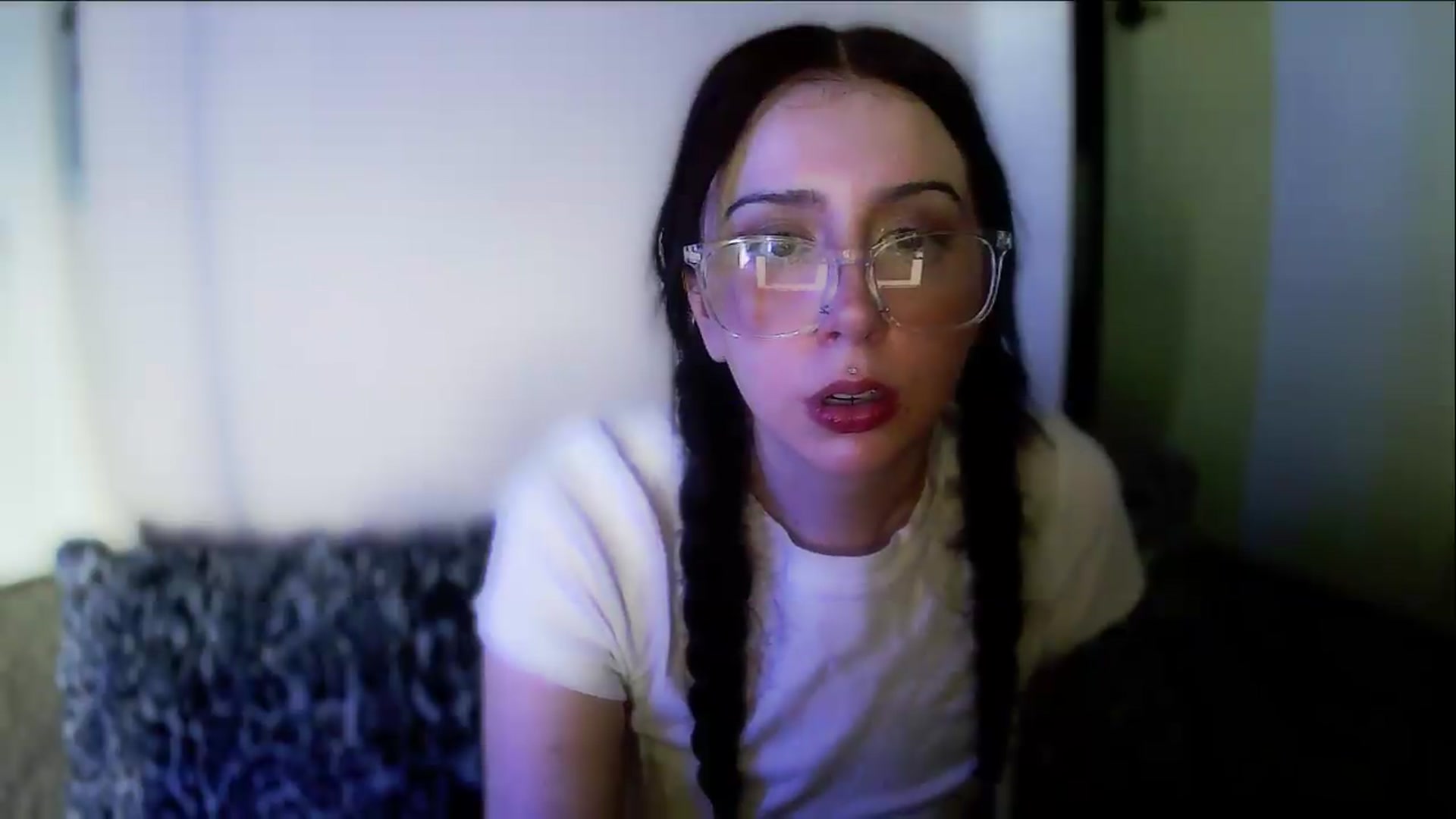 Gallery image thumbnail from Vixendrips's myfreecams stream on, 05/20/2026, 19:30 image 15 of 20