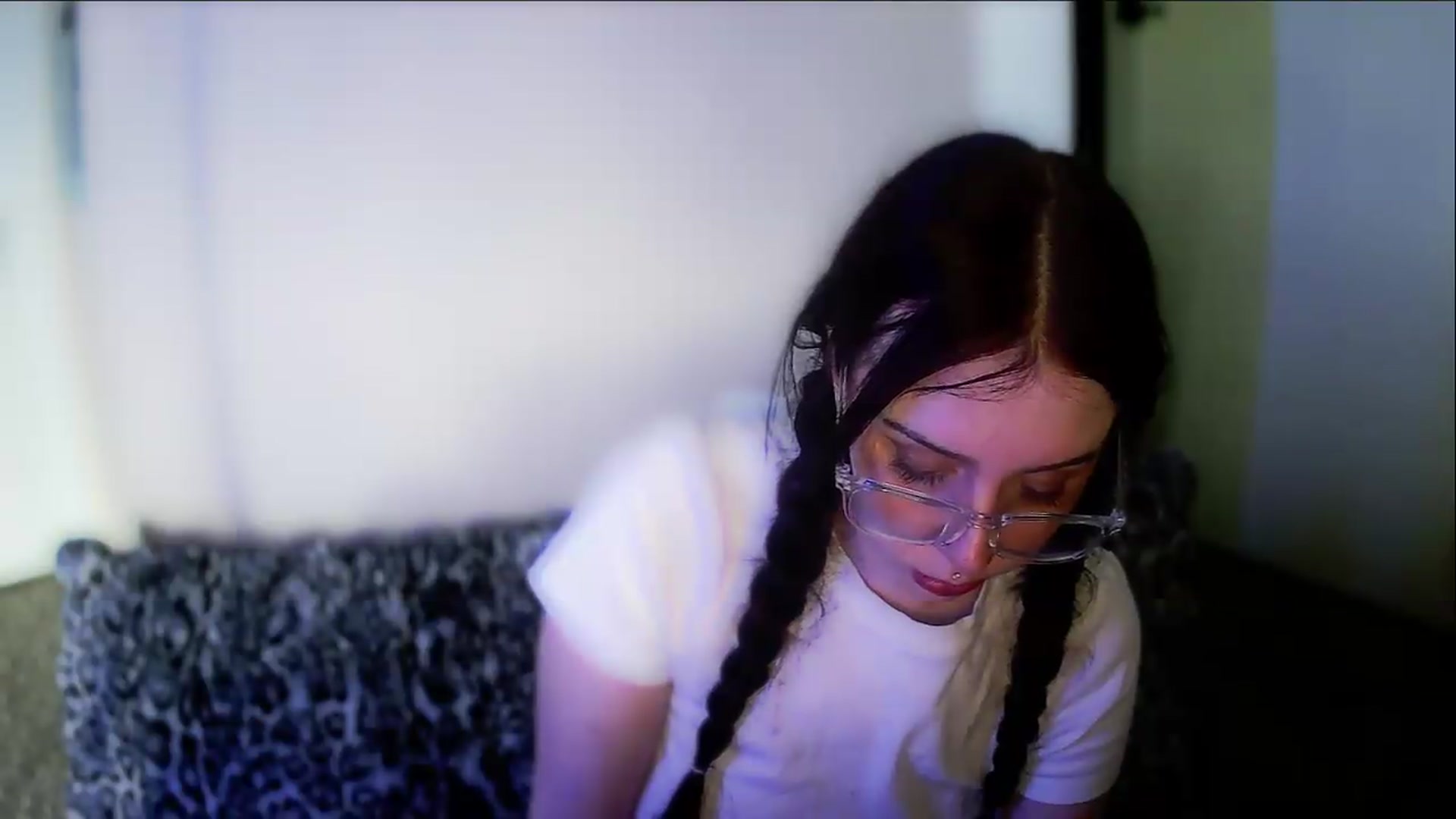 Gallery image thumbnail from Vixendrips's myfreecams stream on, 05/20/2026, 19:30 image 12 of 20