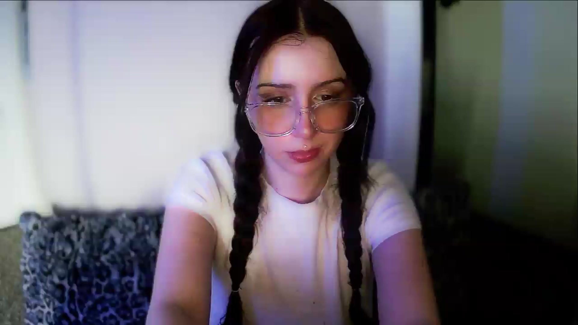 Gallery image thumbnail from Vixendrips's myfreecams stream on, 05/20/2026, 19:30 image 4 of 20