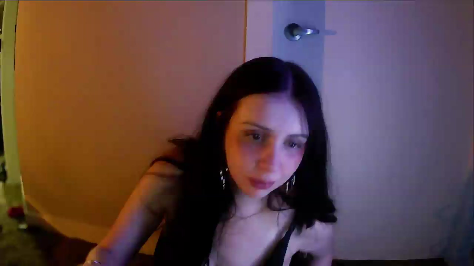 Gallery image thumbnail from Vixendrips's myfreecams stream on, 05/24/2026, 06:52 image 17 of 20