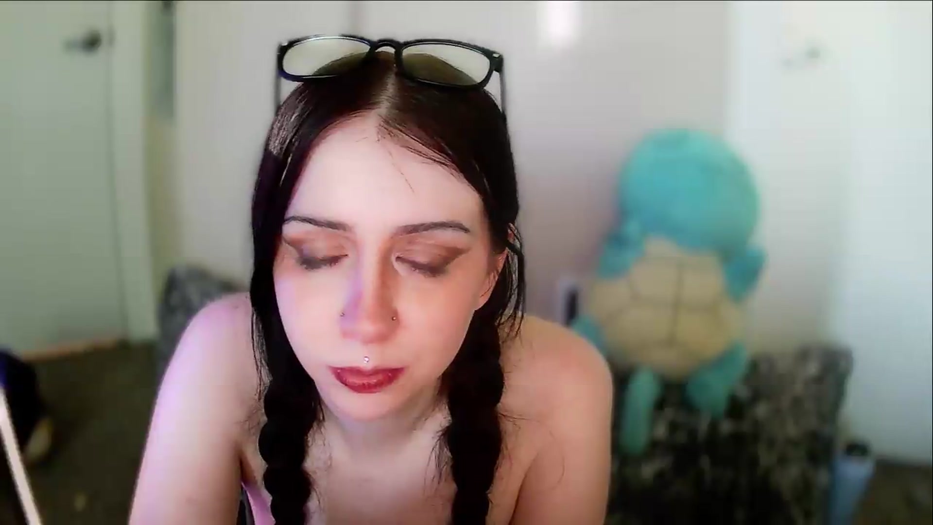 Gallery image thumbnail from Vixendrips's myfreecams stream on, 05/25/2026, 17:49 image 17 of 20