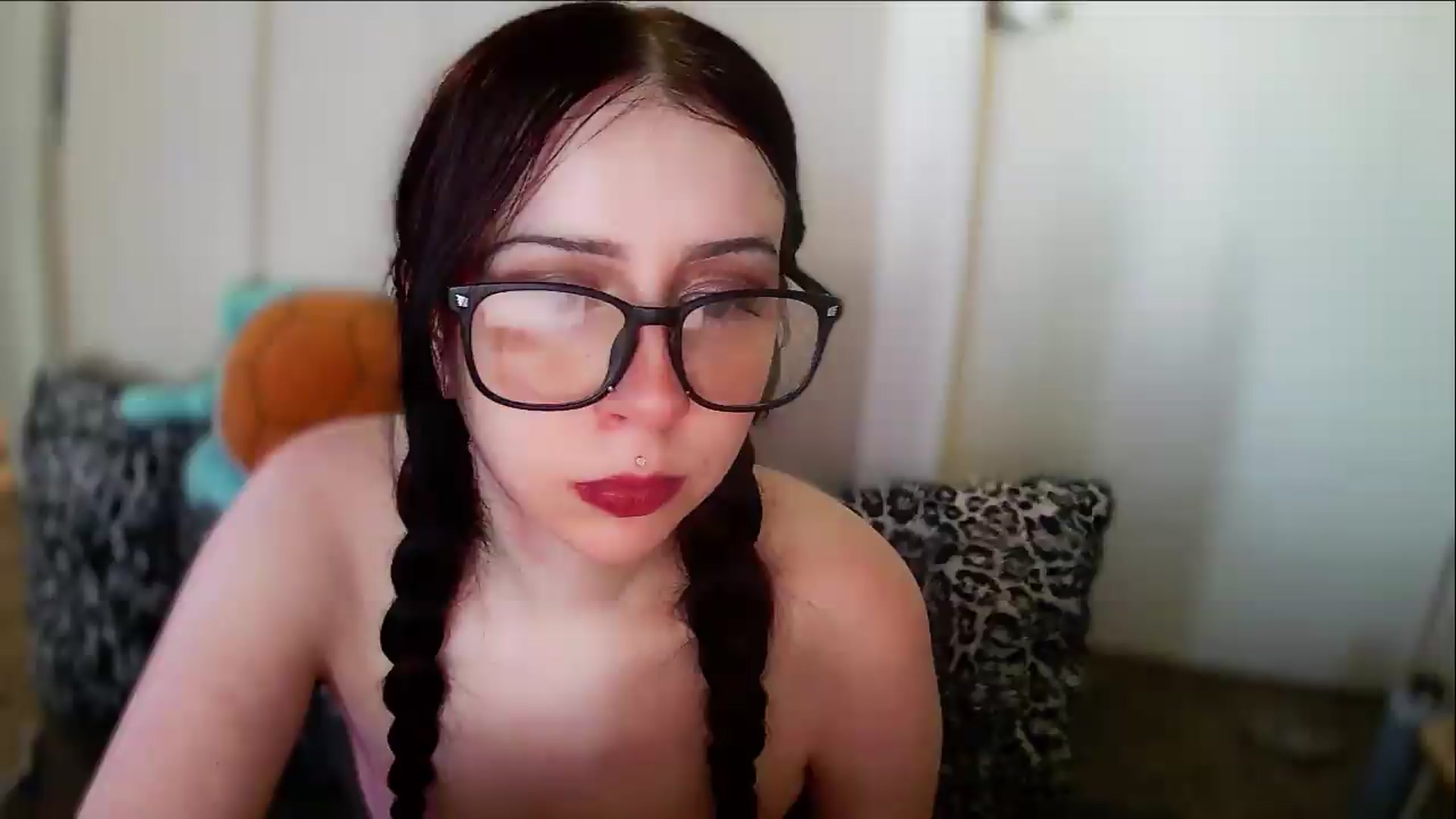 Gallery image thumbnail from Vixendrips's myfreecams stream on, 05/25/2026, 17:49 image 3 of 20